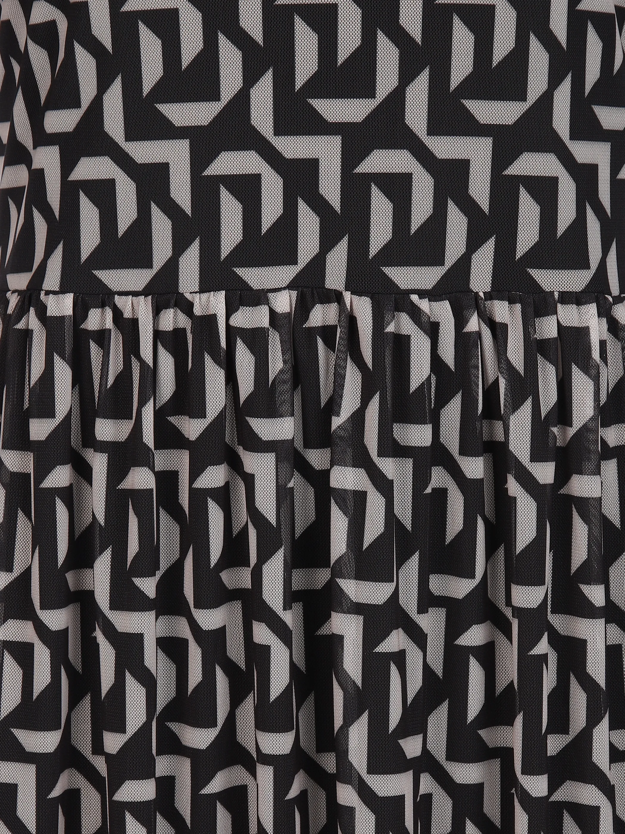 Lisa Tossa Da-Meshkleid m. Alloverprint Schwarz 894656 SWKITT 3 Lisa Tossa Da-Meshkleid m. Alloverprint Schwarz 894656 SWKITT 3