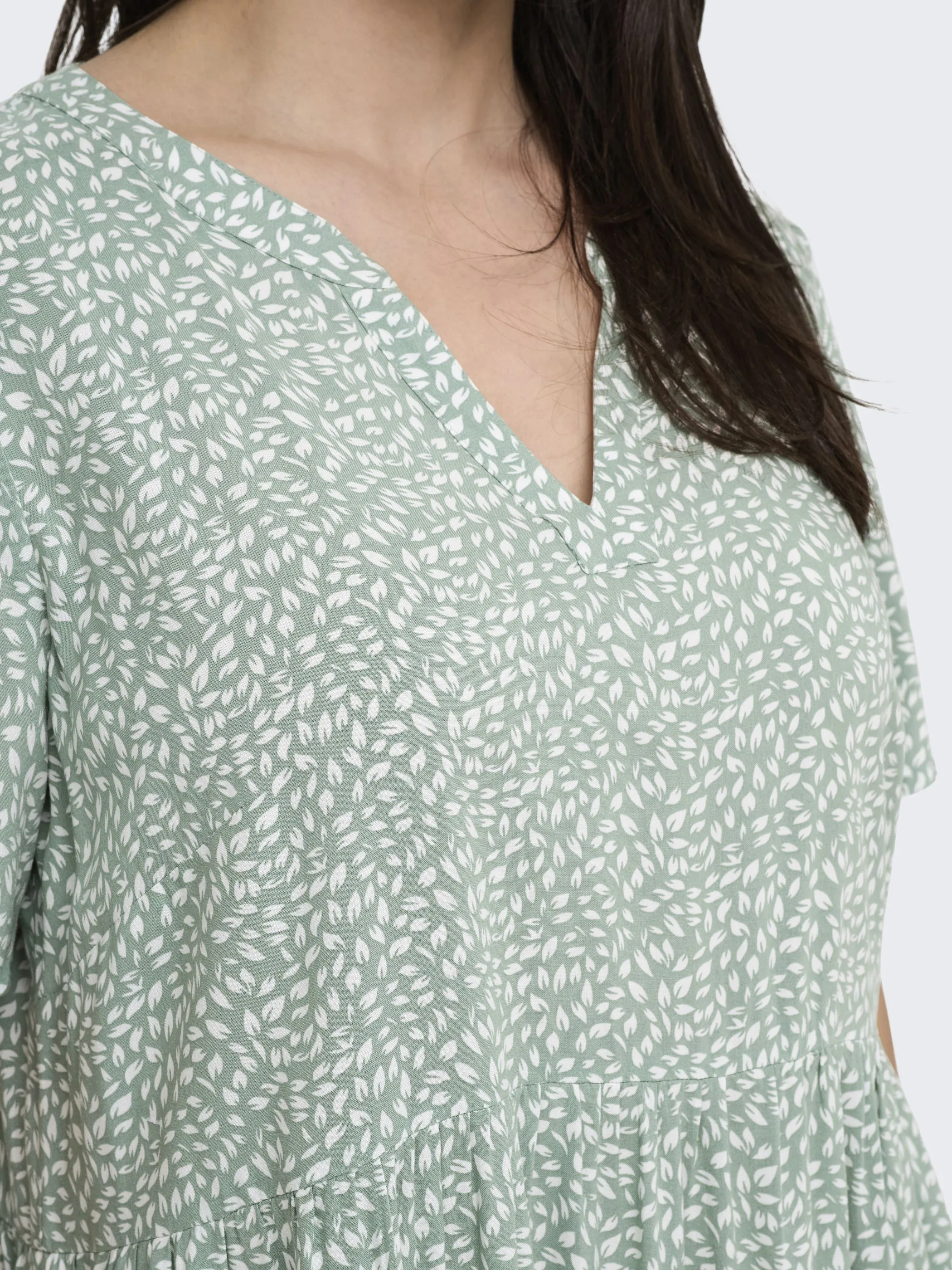 Only Carmakoma 15352536 CARZALLY LIFE S/S THE Grün 910654 190702003 5 Only Carmakoma 15352536 CARZALLY LIFE S/S THE Grün 910654 190702003 5