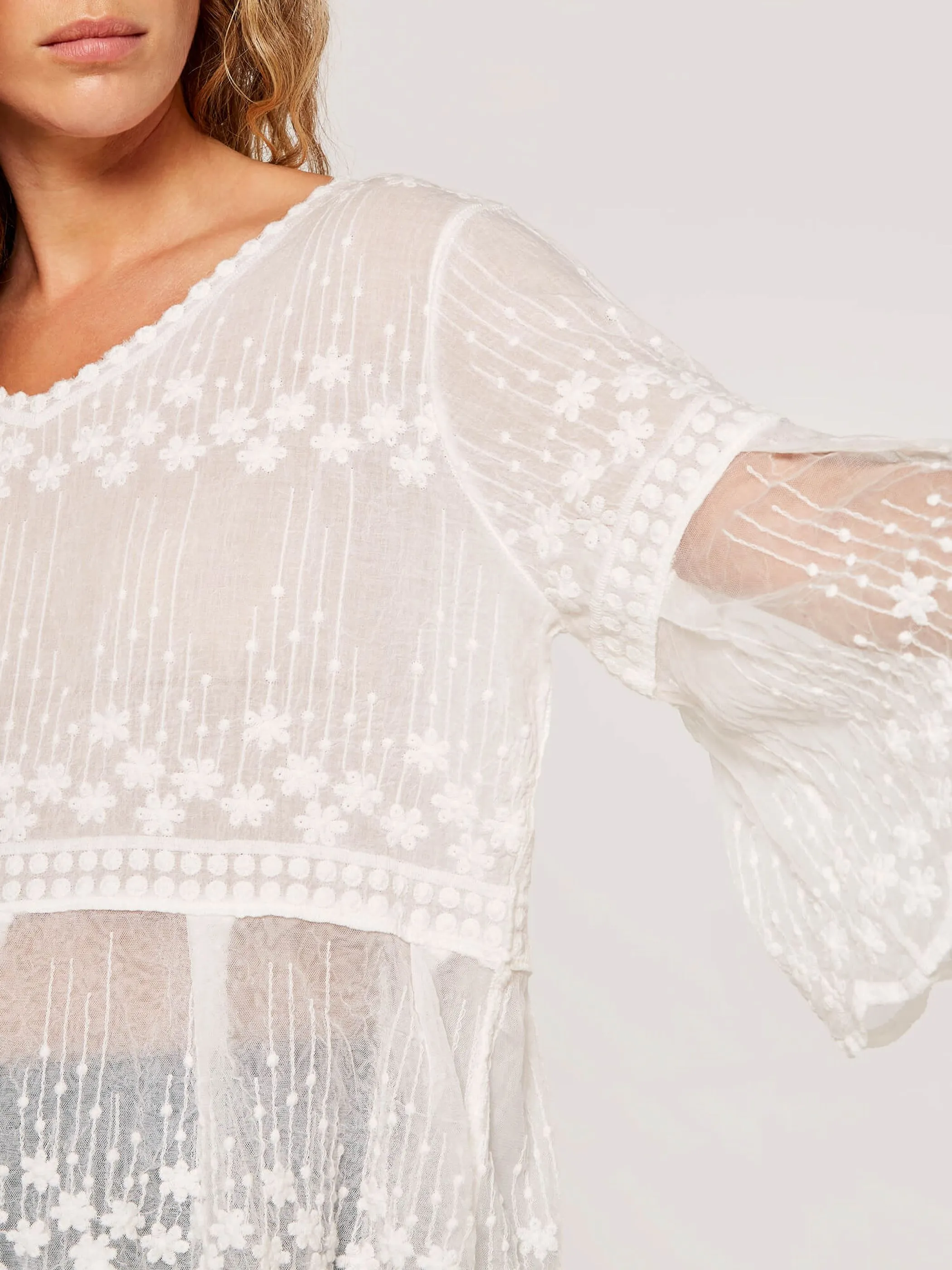 Apricot 648708 Apricot Embroidered Cot Weiß 901934 CRM 3