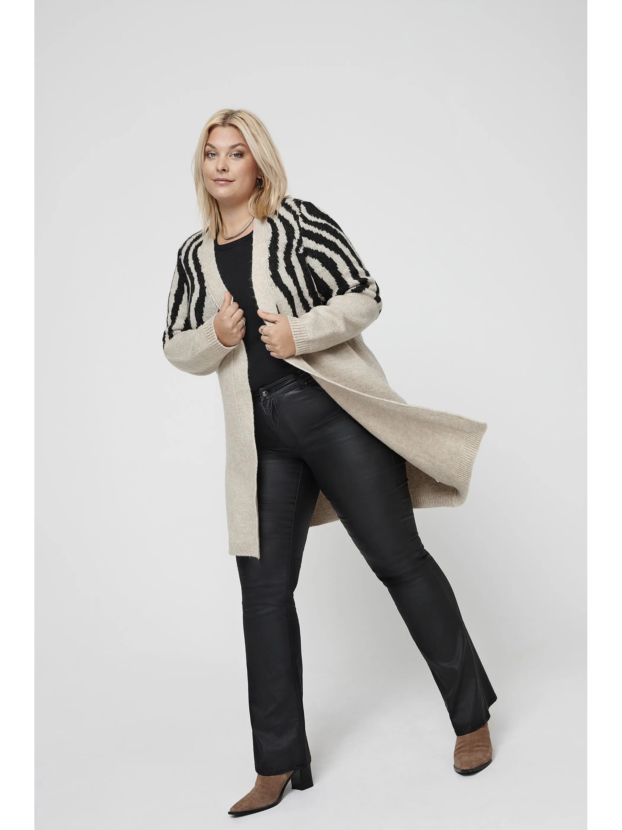 Only Carmakoma 15324903 CARJADE ZEBRA L/S CAR Weiß 896941 196844001 4 Only Carmakoma 15324903 CARJADE ZEBRA L/S CAR Weiß 896941 196844001 4