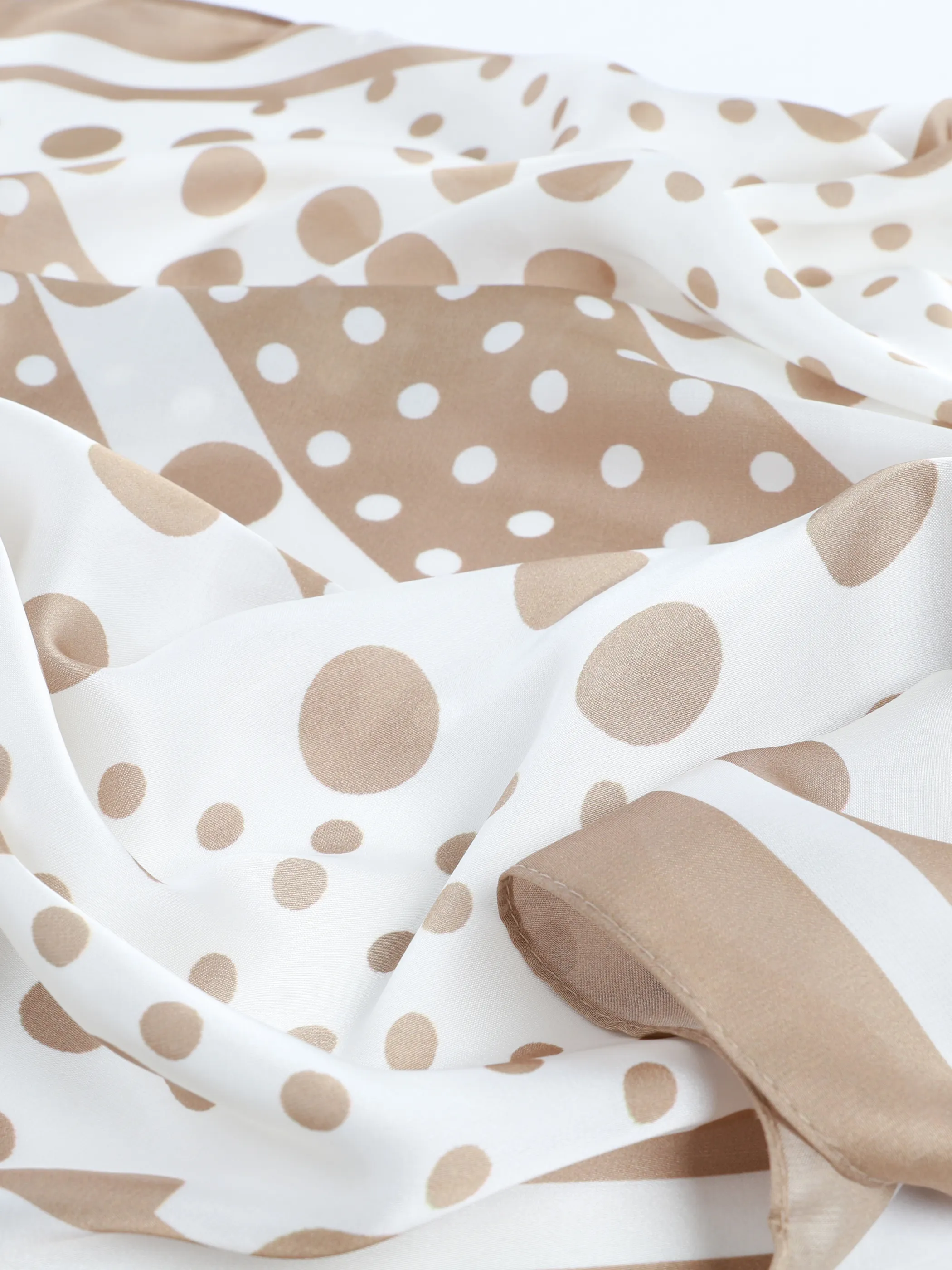 Sure Da-Nickytücher 70*70 cm Beige 930531 DOTS 5