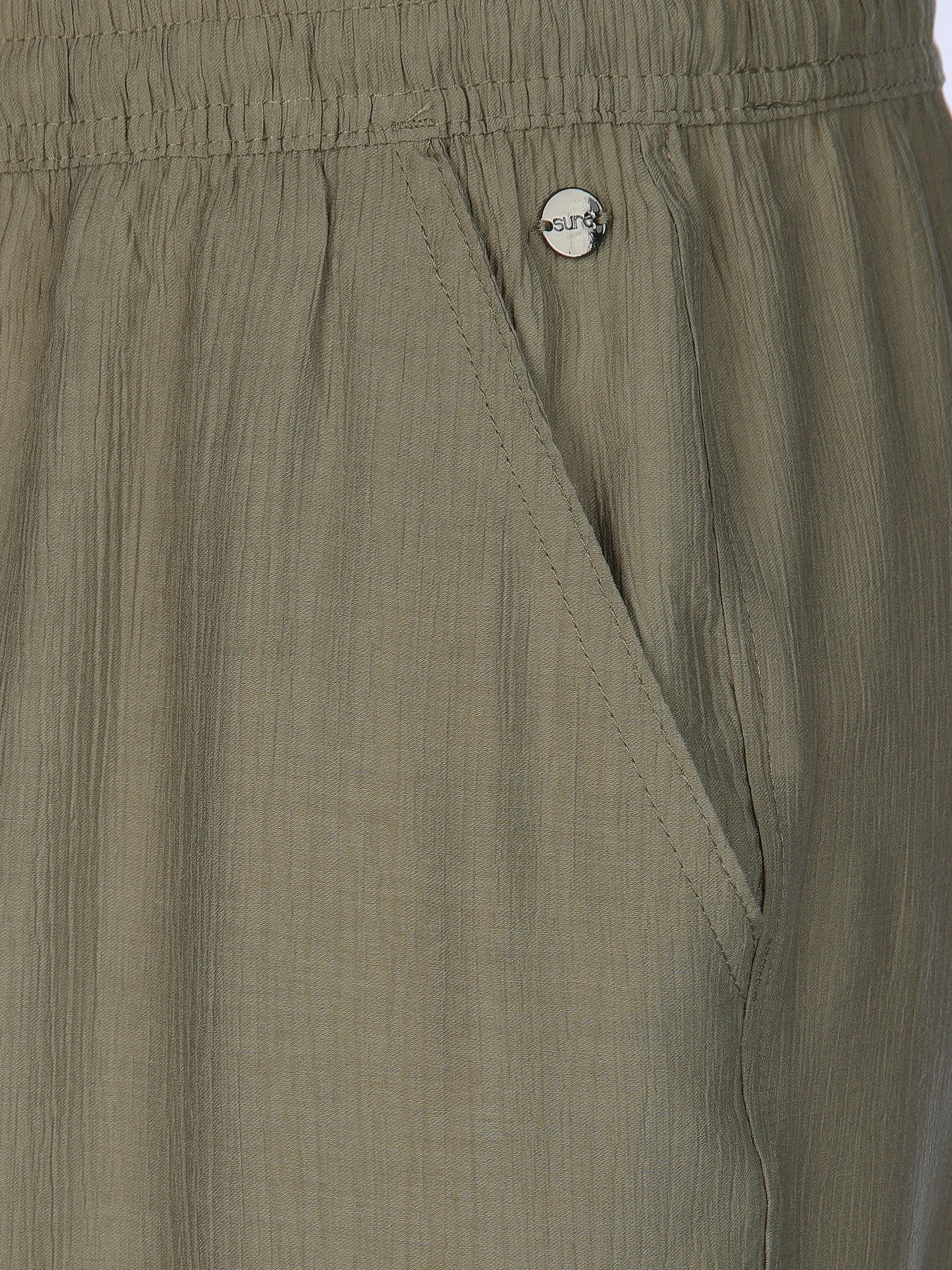 Sure Da-Hose in Crinkle-Optik Salbei 908507 SALBEI 4