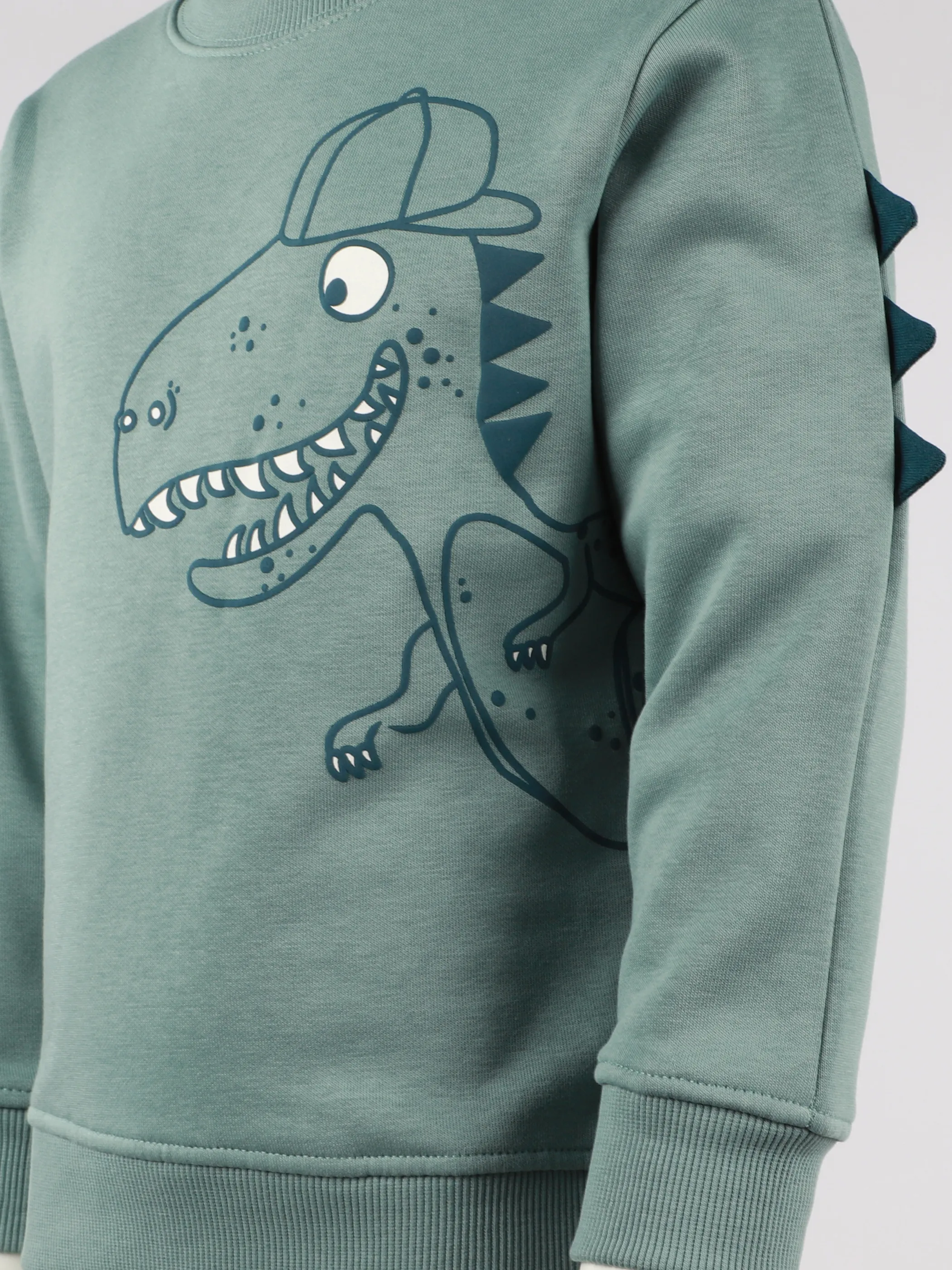 One Way KJ Sweatshirt mit Dino Print in grün Grün 913349 GRÜN 3 One Way KJ Sweatshirt mit Dino Print in grün Grün 913349 GRÜN 3
