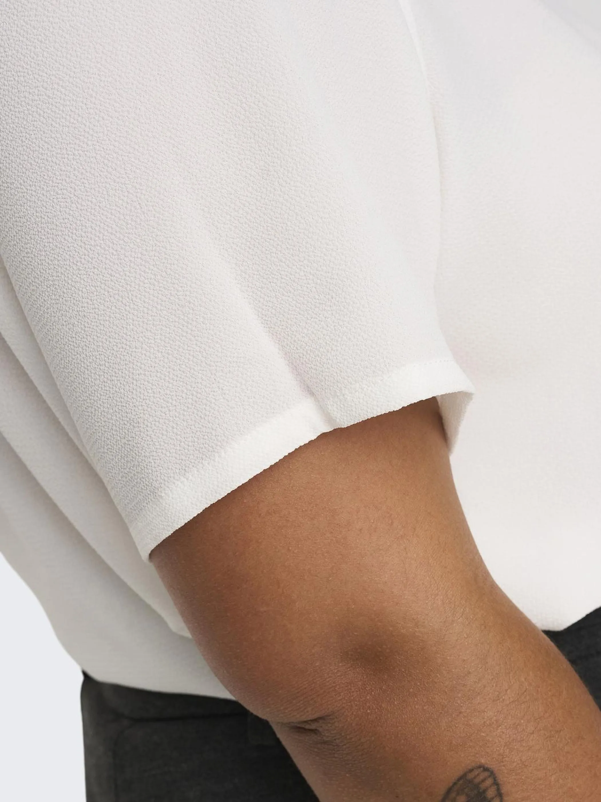 Only Carmakoma 15218353 CARVICA SS AOP TOP NO Weiß 843421 177922 3 Only Carmakoma 15218353 CARVICA SS AOP TOP NO Weiß 843421 177922 3