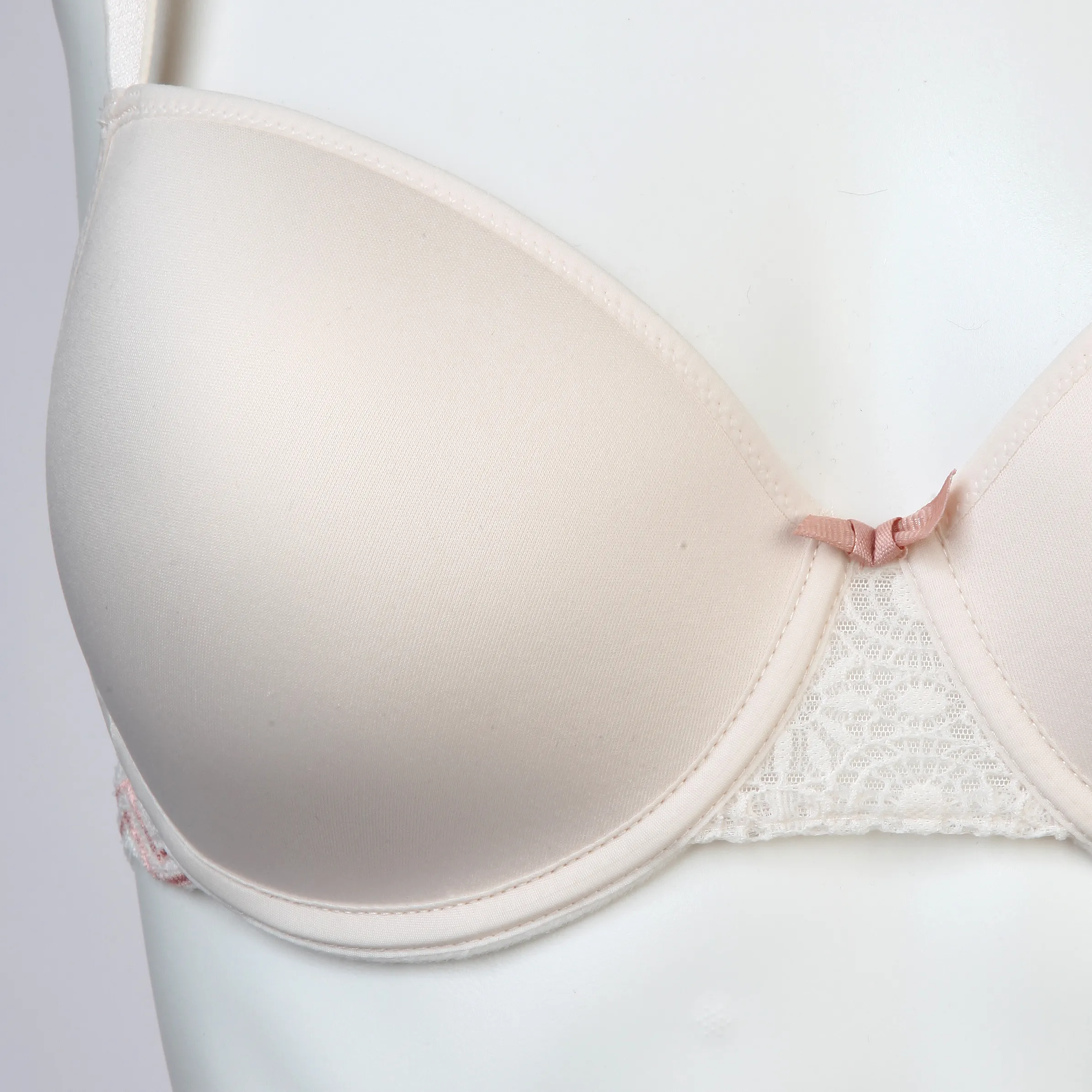 Passionata P76990 GEORGIA BH GEFUETTERT Weiß 795069 NL 3 Passionata P76990 GEORGIA BH GEFUETTERT Weiß 795069 NL 3