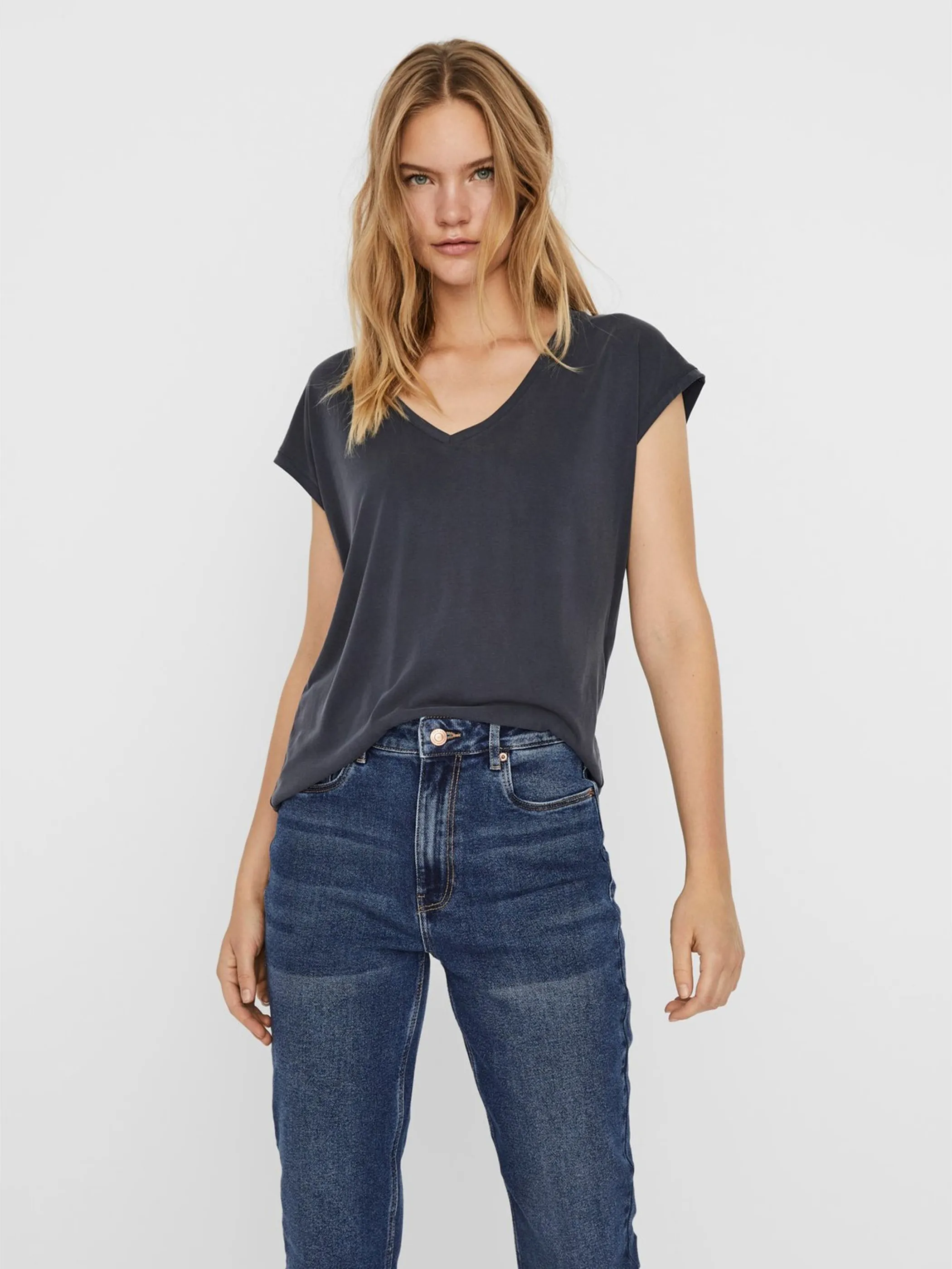 Vero Moda 10247666 VMFILLI SS V-NECK TEE Schwarz 852231 175605 2 Vero Moda 10247666 VMFILLI SS V-NECK TEE Schwarz 852231 175605 2