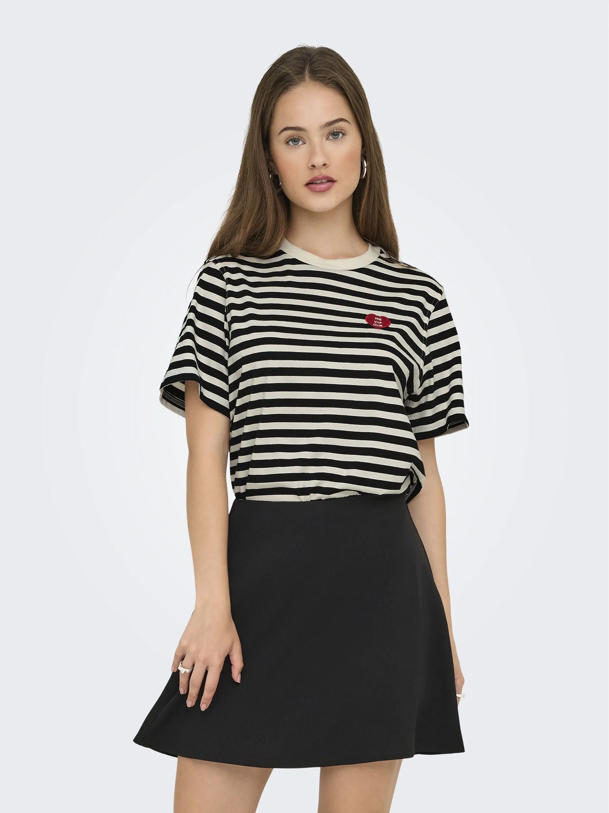 Only 15359677 ONLLIVINA S/S O-NECK Schwarz 917466 177911002 3