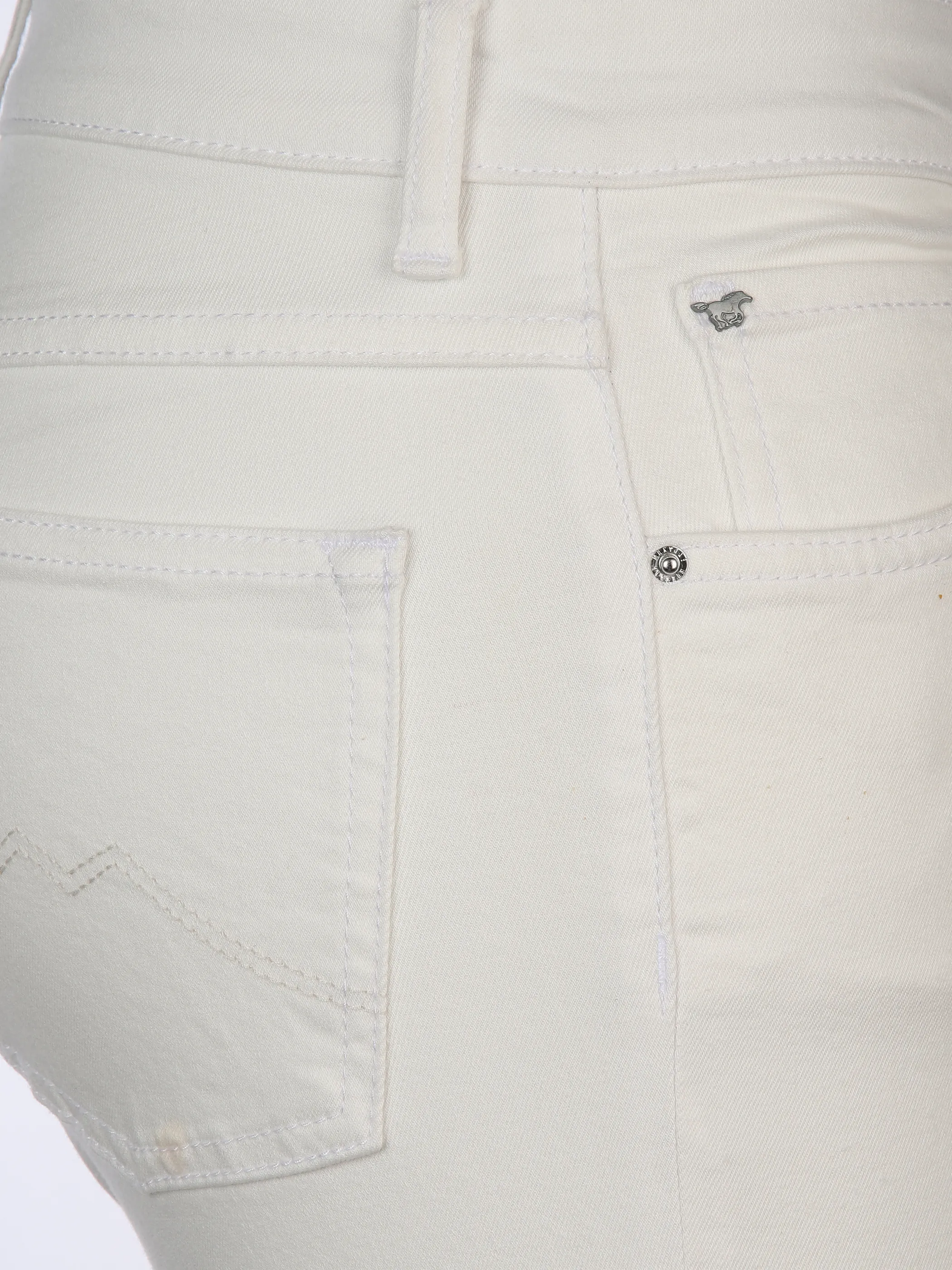 Mustang 1015695 STYLE REBECCA CAPRI Weiß 898037 2045 4