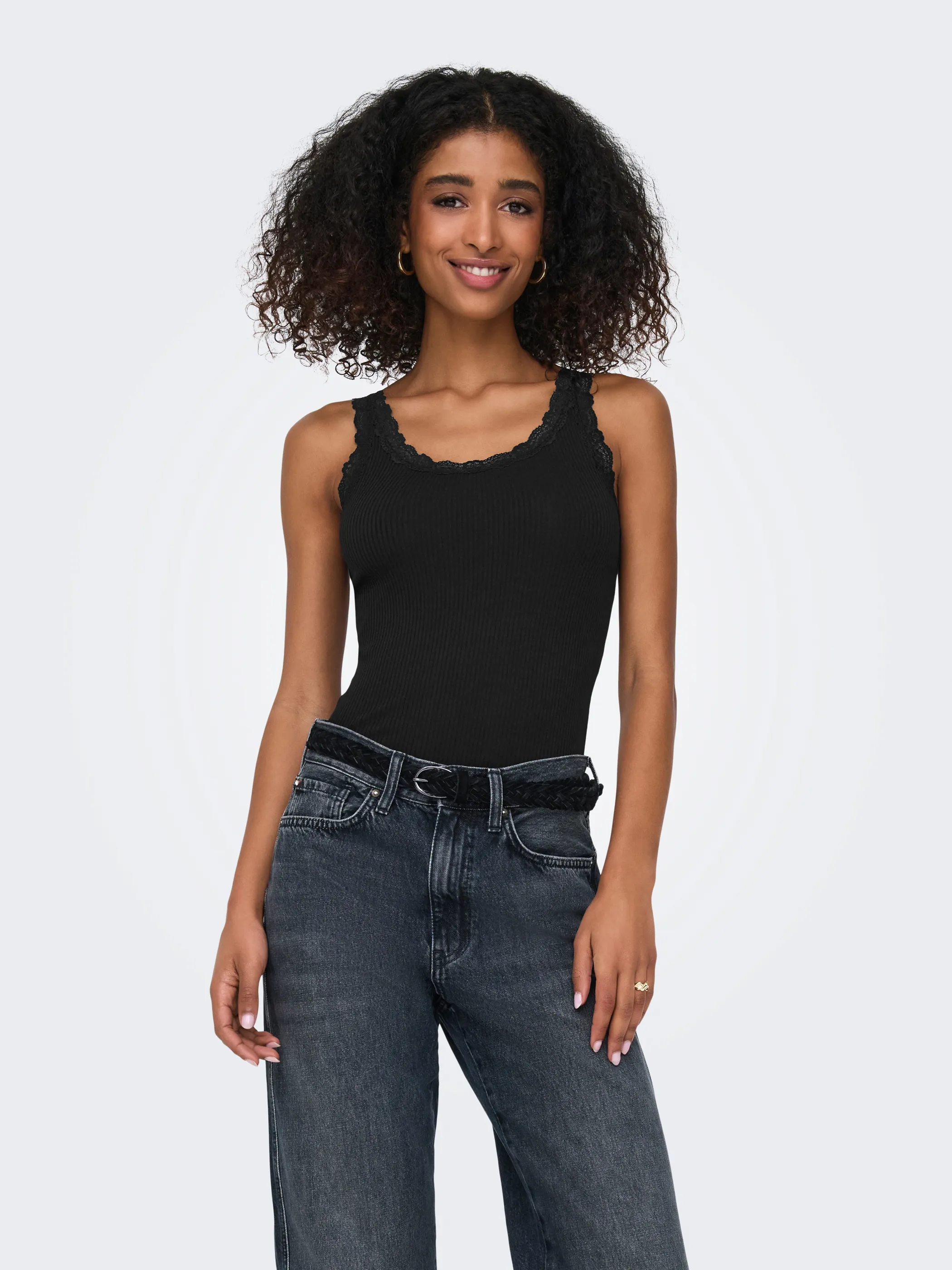 Only 15345994 ONLSARA SHARAI LACE T Schwarz 910148 177911 2