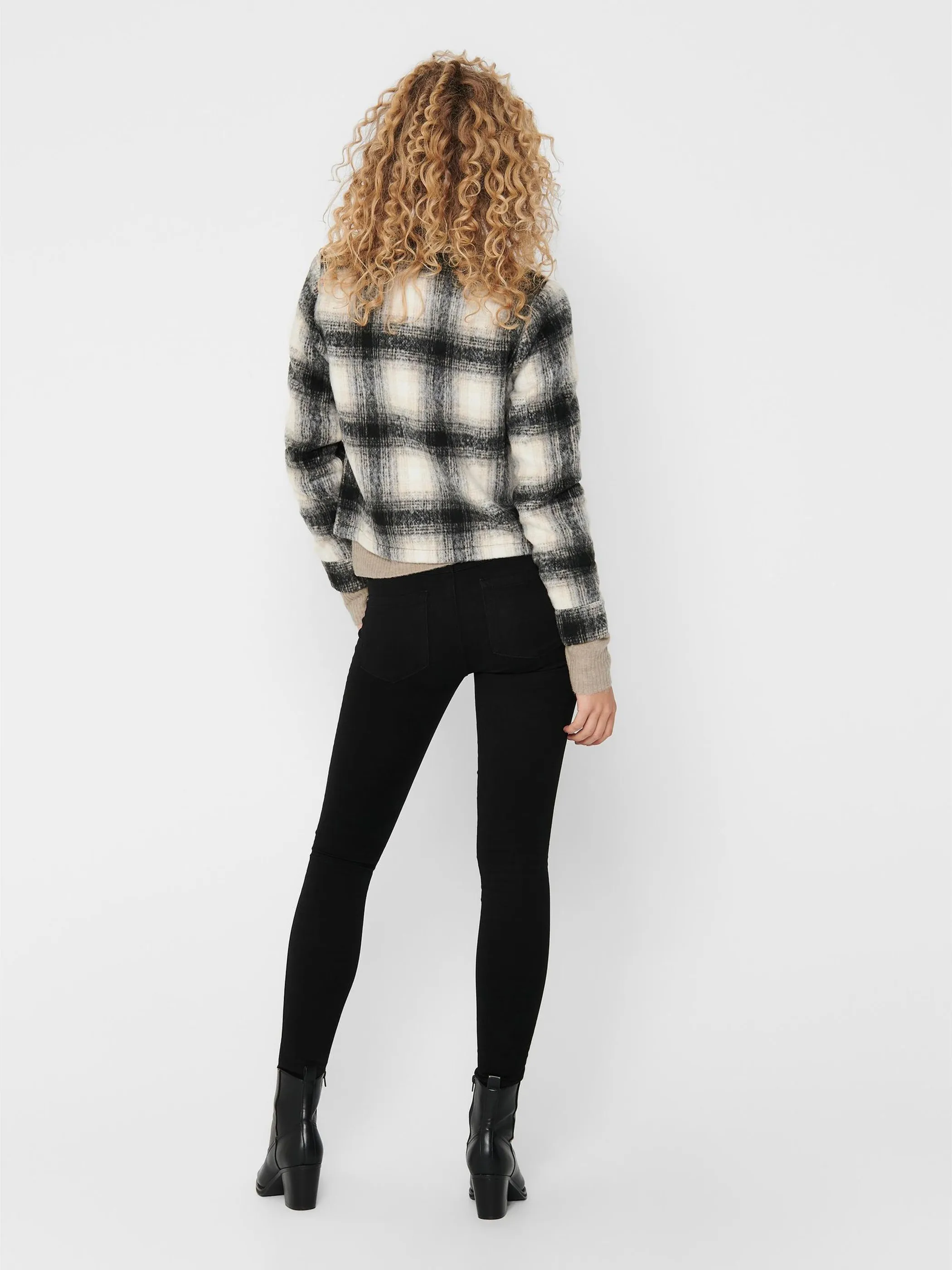 Only 15208838 ONLLOU SHORT CHECK JA Braun 855057 189959001 4 Only 15208838 ONLLOU SHORT CHECK JA Braun 855057 189959001 4
