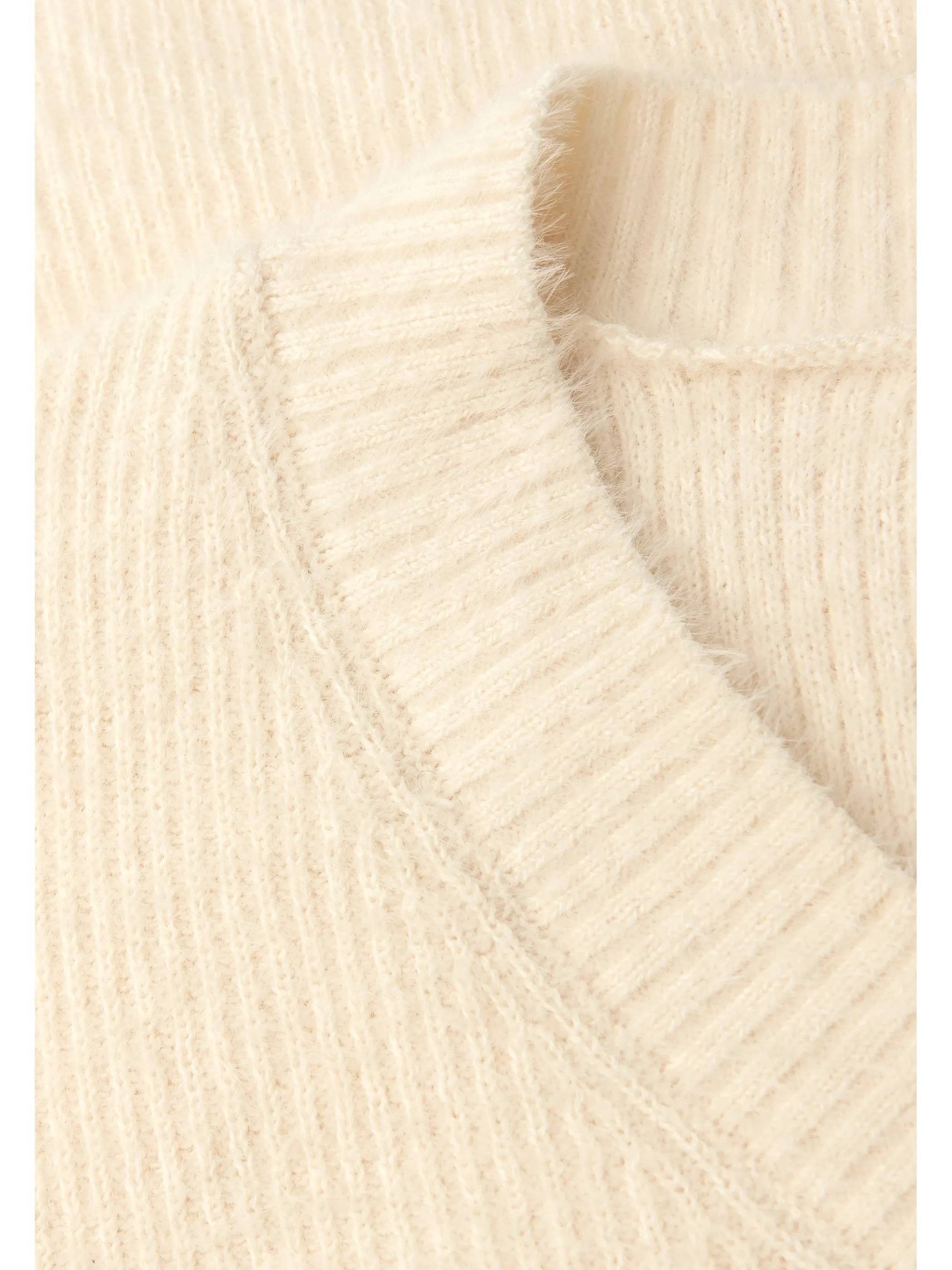 Street One A303433 LTD QR_fluffy v-neck sweater Beige 926179 16351 3