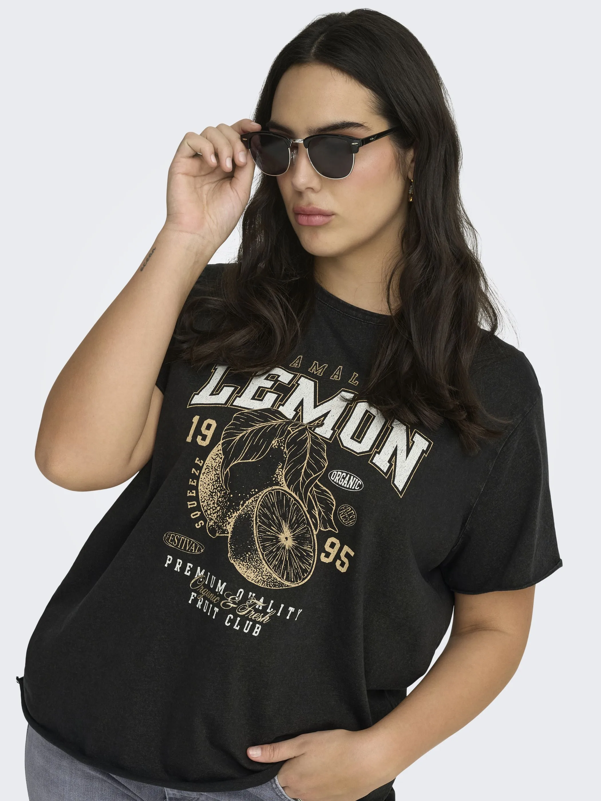 Only Carmakoma 15299503 CARLUCY LIFE REG S/S Schwarz 922442 177911013 3