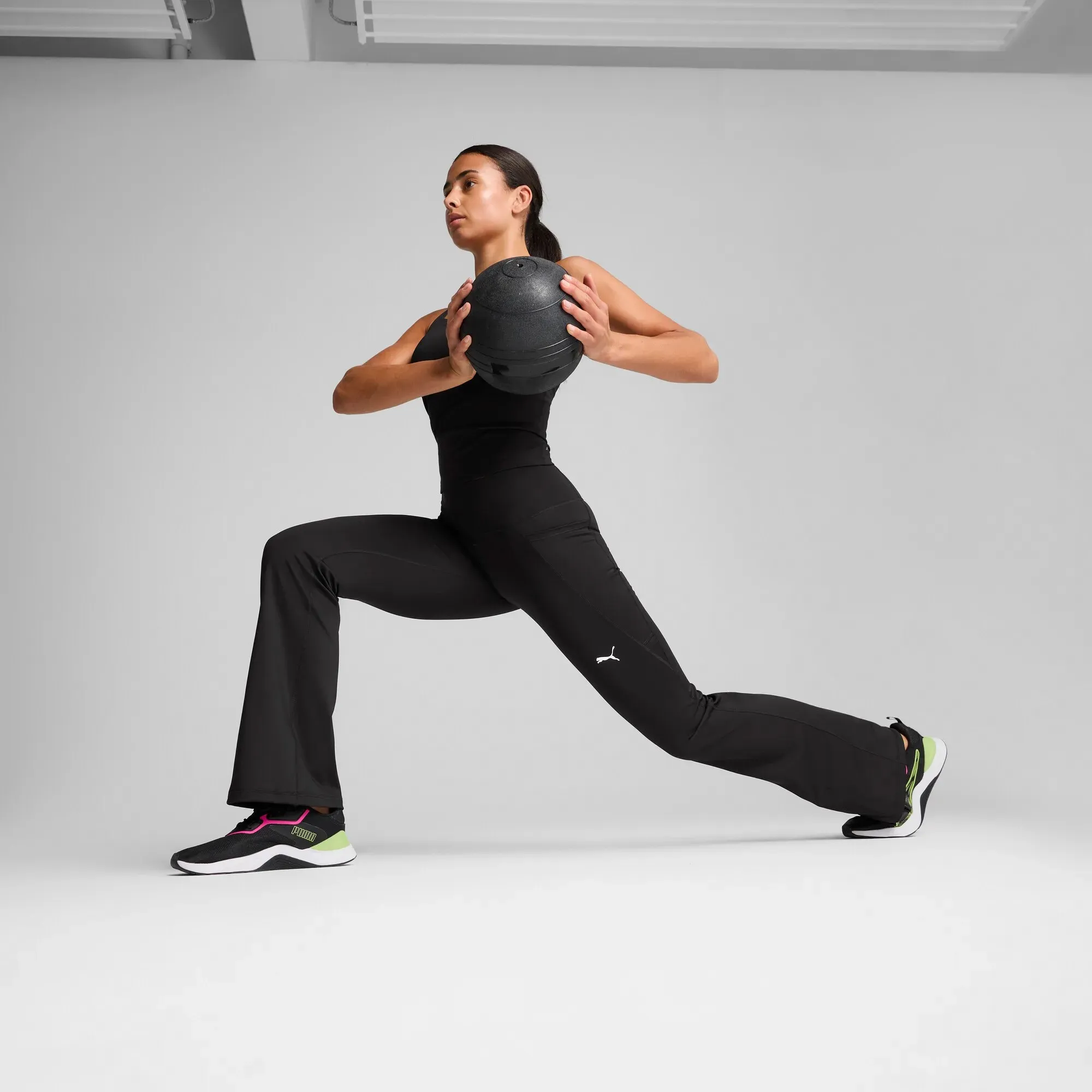 Puma 525902 Da-Hose Bootcut ESSENTIAL Schwarz 904540 0001 3 Puma 525902 Da-Hose Bootcut ESSENTIAL Schwarz 904540 0001 3