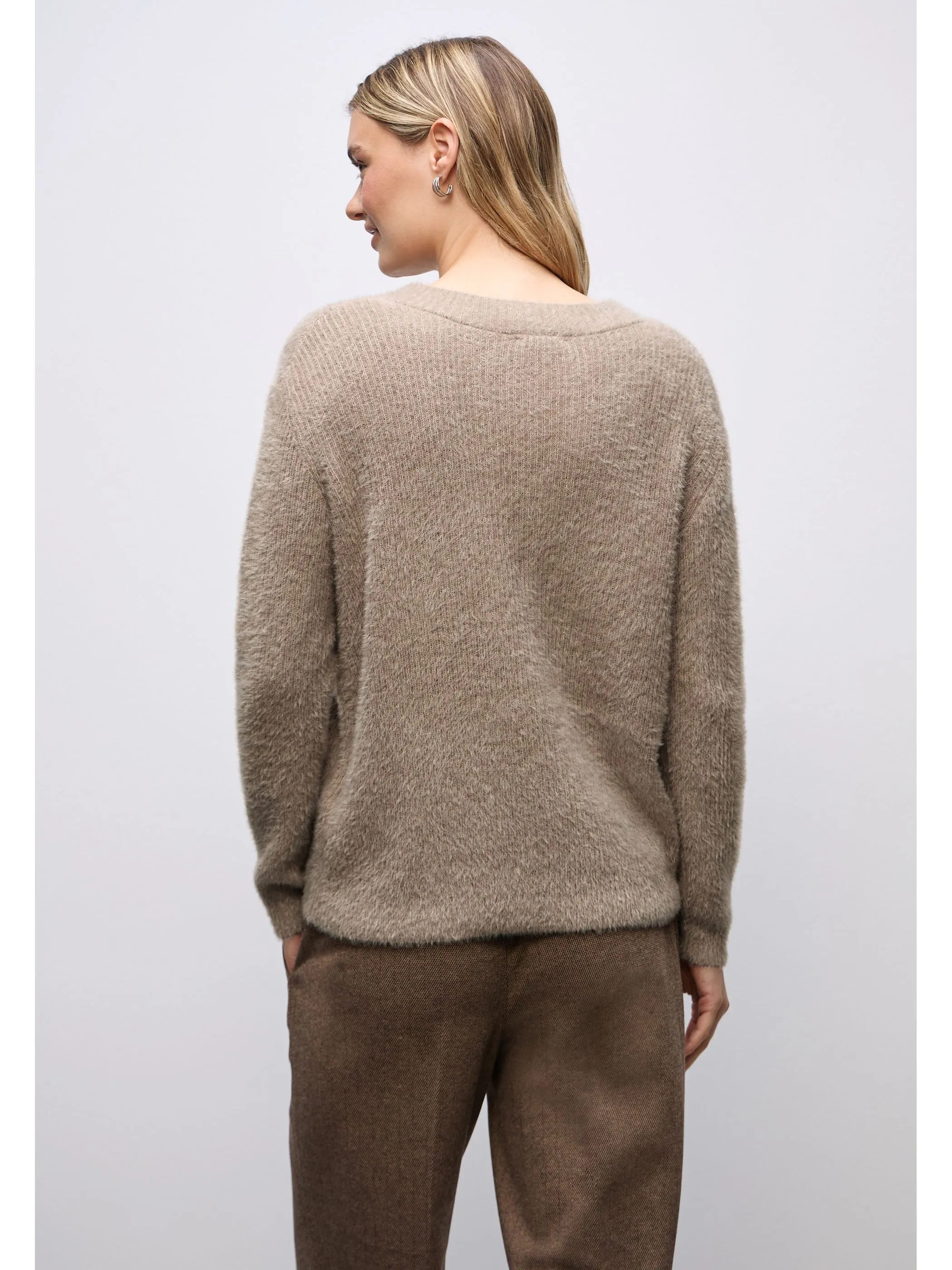 Street One A303433 LTD QR_fluffy v-neck sweater Braun 926179 16072 2