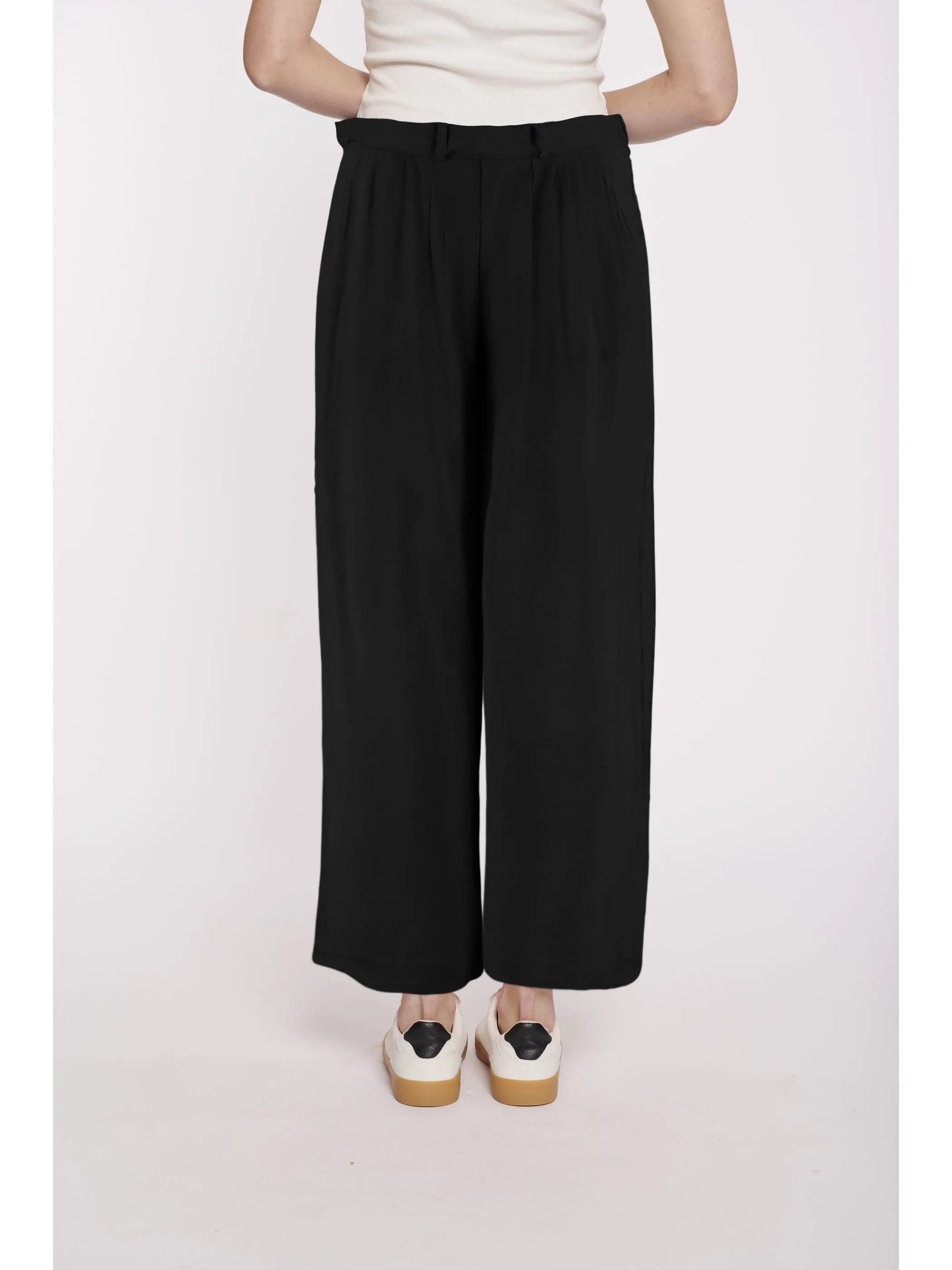 Hailys WAL-1908009-2 3/4 V TR Ci44ra Schwarz 917692 90001 Hailys WAL-1908009-2 3/4 V TR Ci44ra Schwarz 917692 90001