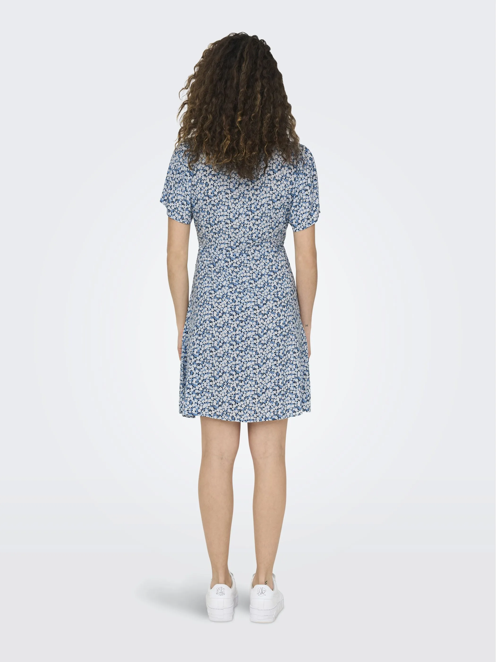 Only 15237382 ONLEVIDA S/S SHORT DR Blau 910149 226855006 2