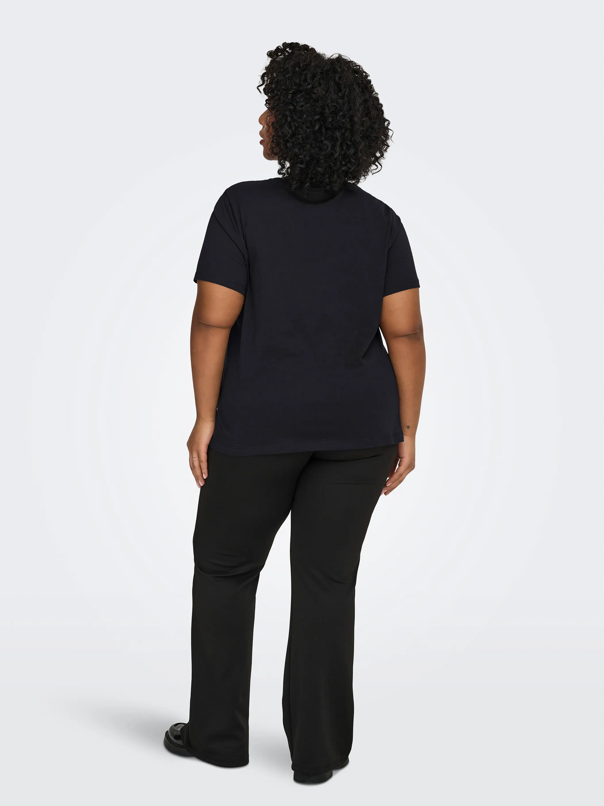 Only Carmakoma 15299502 CARKITA S/S LOGO TOP Schwarz 928763 177911002 5