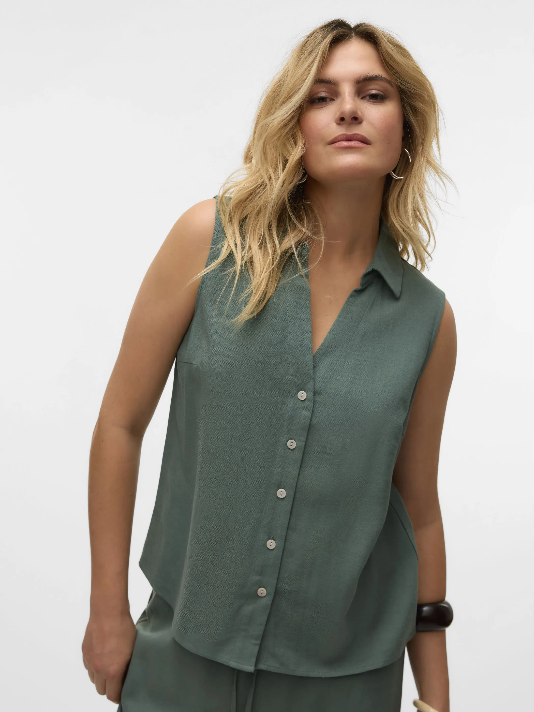 Vero Moda 10303648 VMMYMILO SL V-NECK SH Grün 891860 224196 5