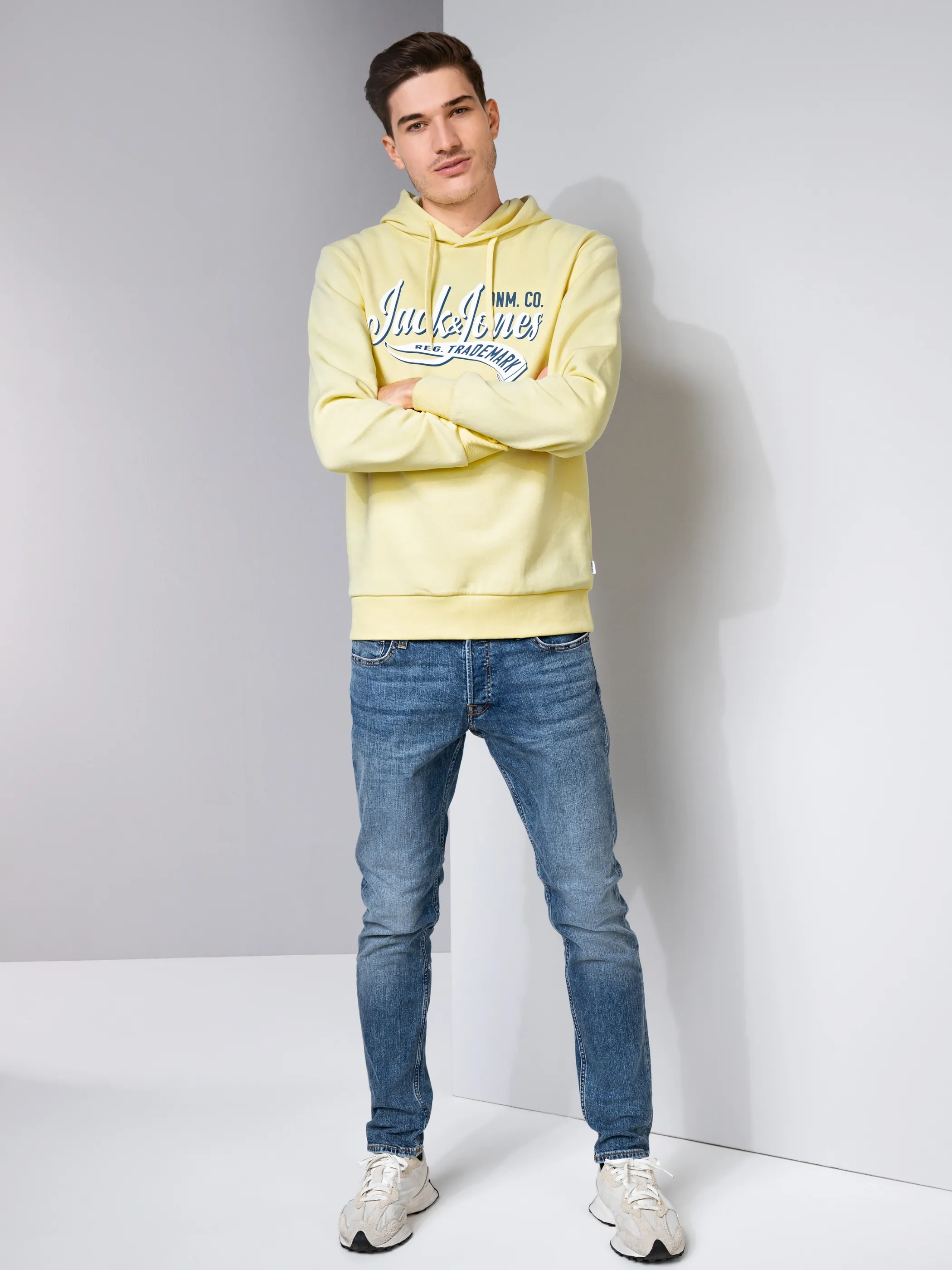 Jack Jones 12233597 JJELOGO SWEAT HOOD 2 Gelb 887986 177739001 4 Jack Jones 12233597 JJELOGO SWEAT HOOD 2 Gelb 887986 177739001 4