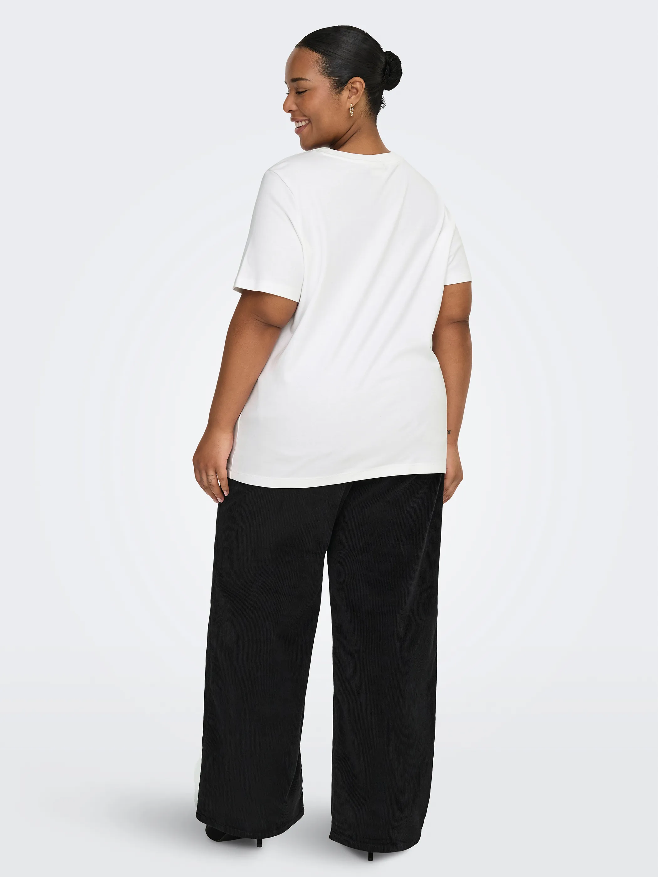 Only Carmakoma 15339889 CARJEN SS JEANS TEE J Weiß 928796 190858 2