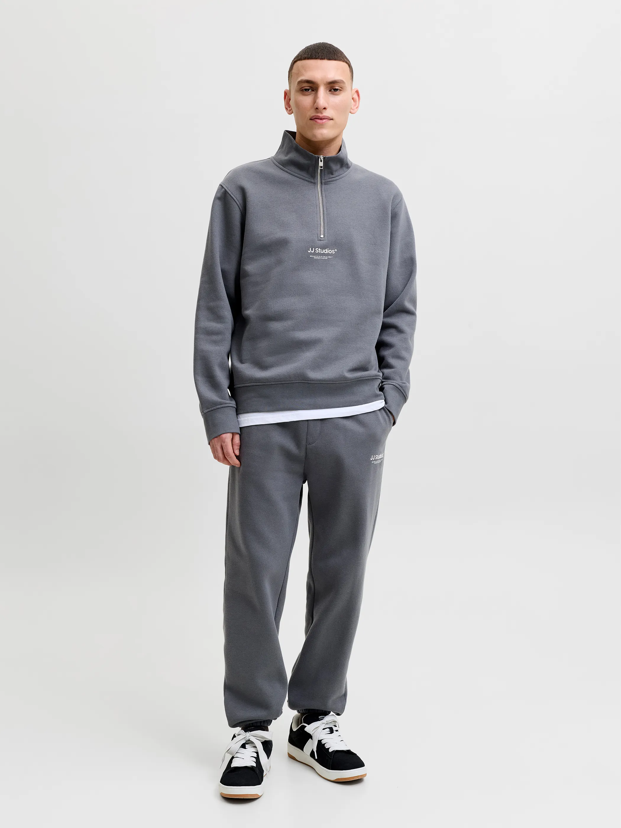 Jack Jones 12278793 JJESOHO SWEAT QUARTER Grau 928232 176720 3