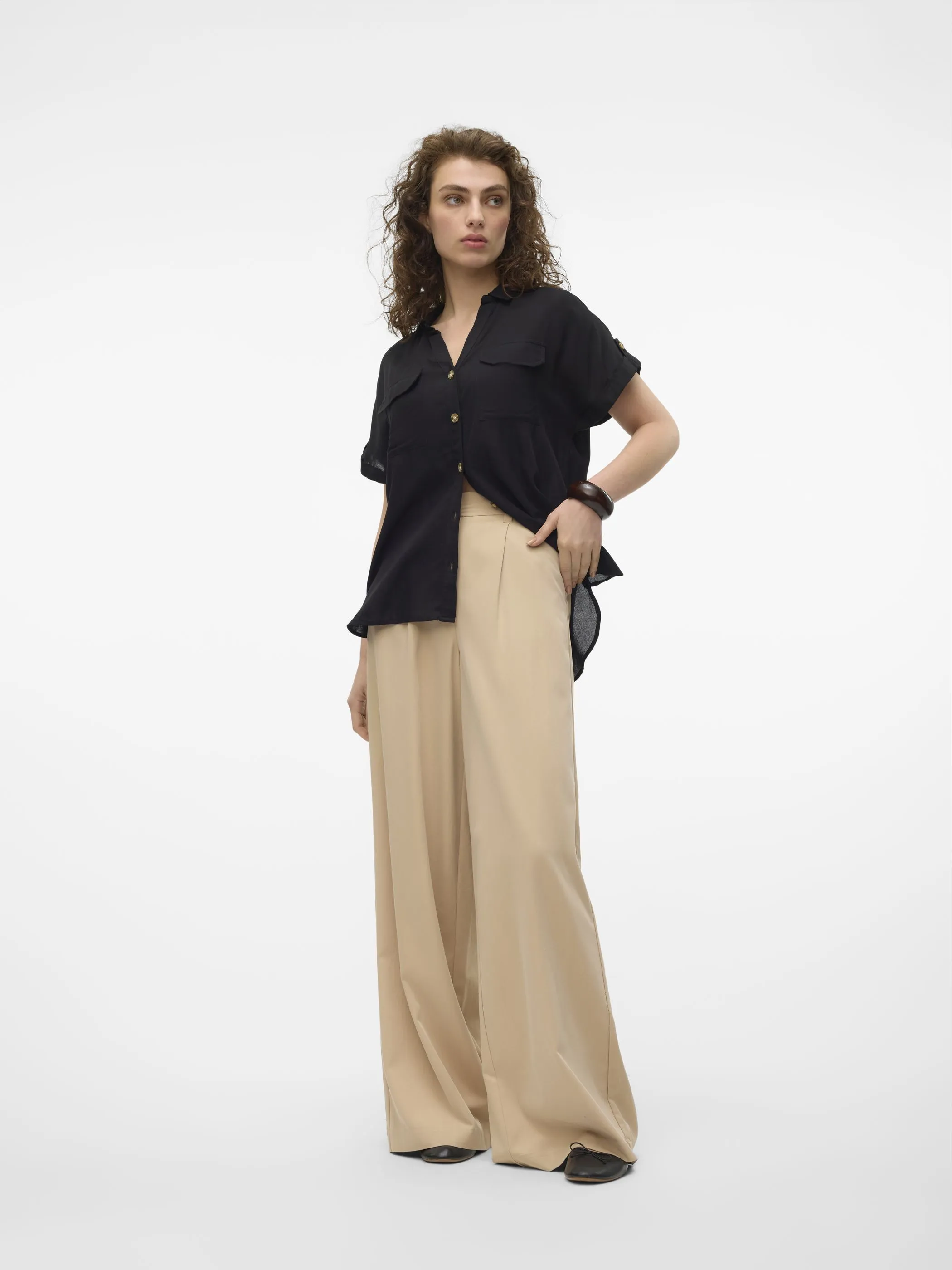 Vero Moda 10310139 VMBUMPY S/S SHIRT WVN Schwarz 894443 177868 5