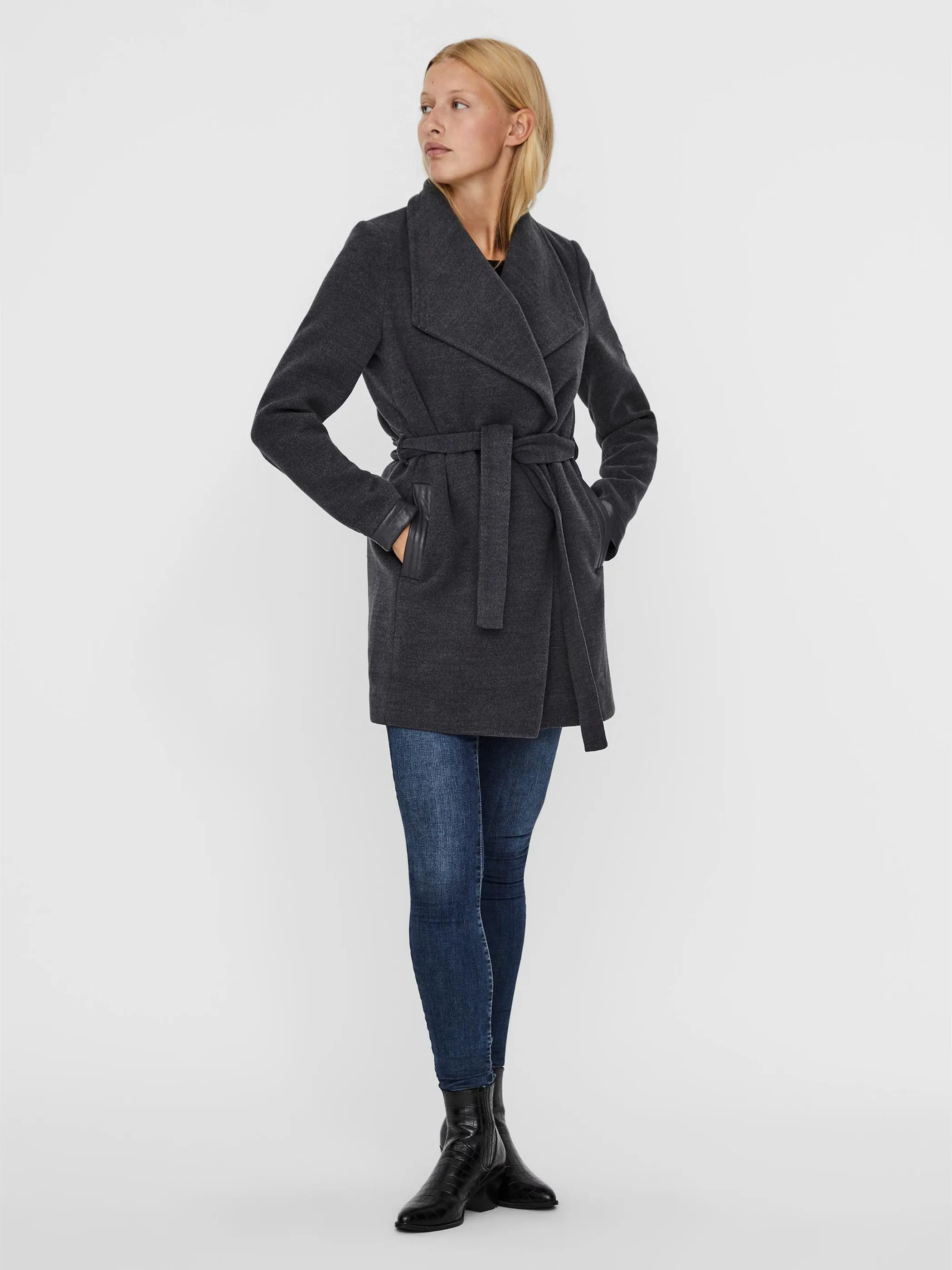 Vero Moda 10230680 VMCALASISSEL 3/4 JACK Grau 854400 178996 2 Vero Moda 10230680 VMCALASISSEL 3/4 JACK Grau 854400 178996 2
