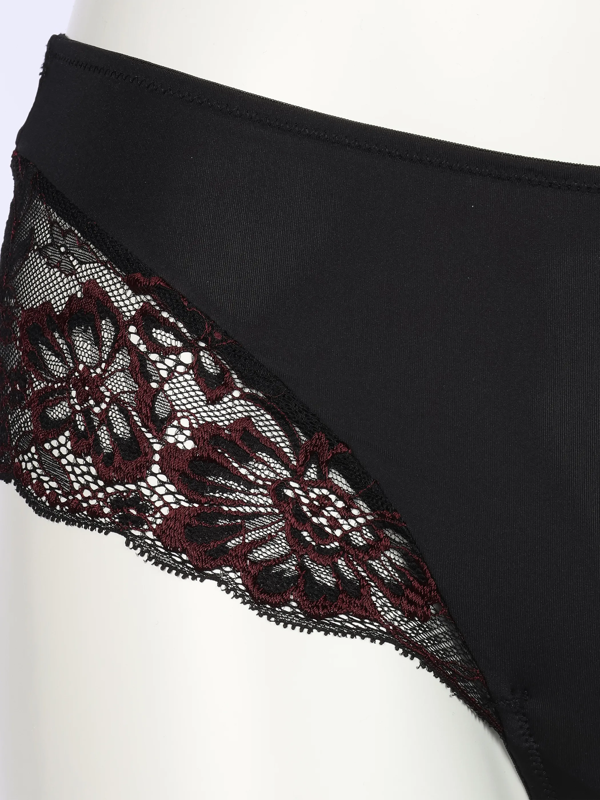 Sure Da. Slip mit Spitze 2 farbig Schwarz 913599 500 3 Sure Da. Slip mit Spitze 2 farbig Schwarz 913599 500 3