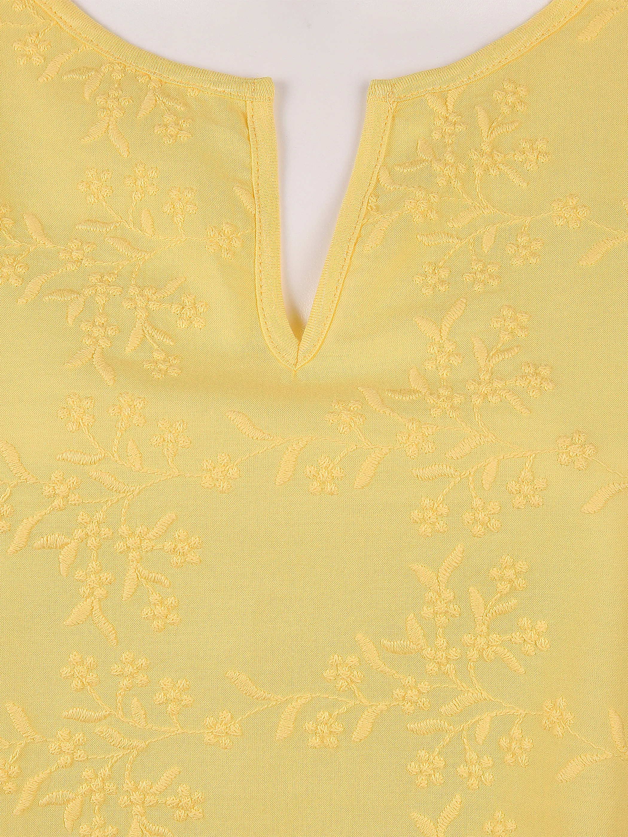 Lisa Tossa Da-Shirt mit Stickerei Gelb 812026 SUN YELLOW 3 Lisa Tossa Da-Shirt mit Stickerei Gelb 812026 SUN YELLOW 3