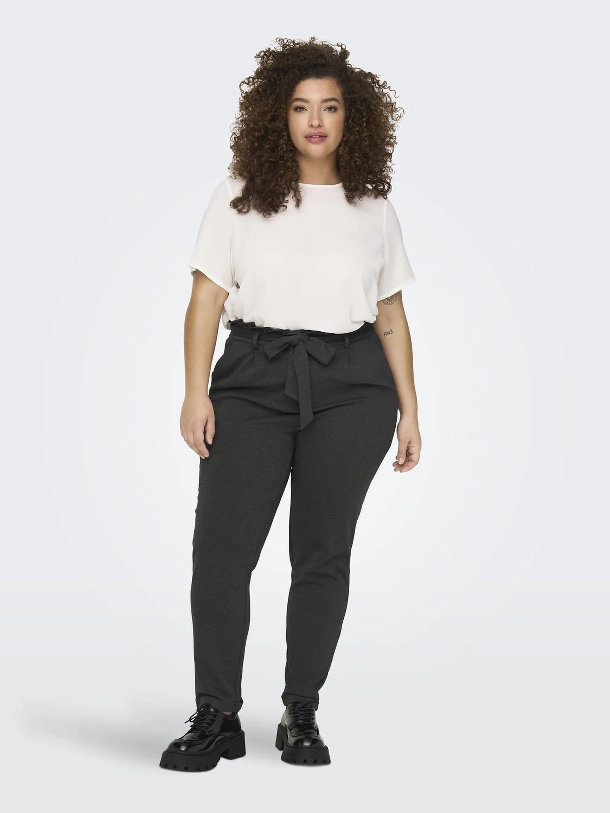 Only Carmakoma 15218353 CARVICA SS AOP TOP NO Weiß 843421 177922 4 Only Carmakoma 15218353 CARVICA SS AOP TOP NO Weiß 843421 177922 4