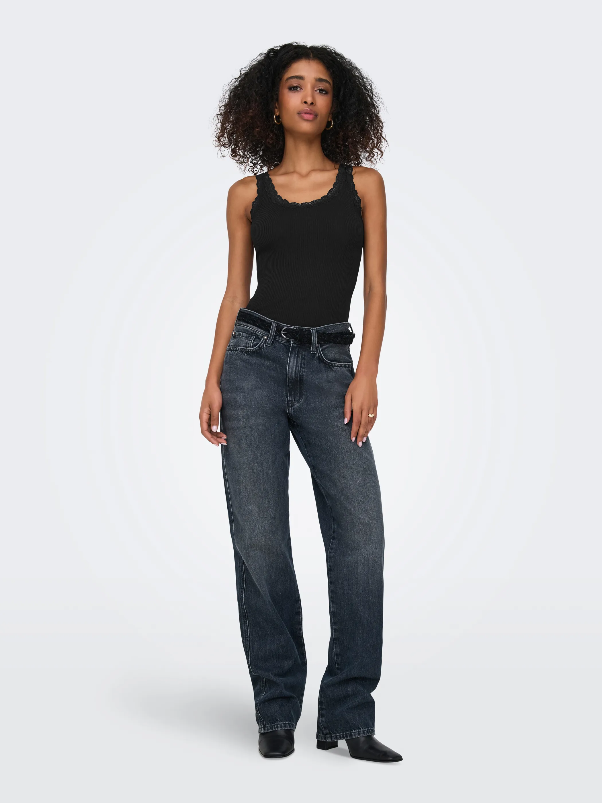 Only 15345994 ONLSARA SHARAI LACE T Schwarz 910148 177911 4