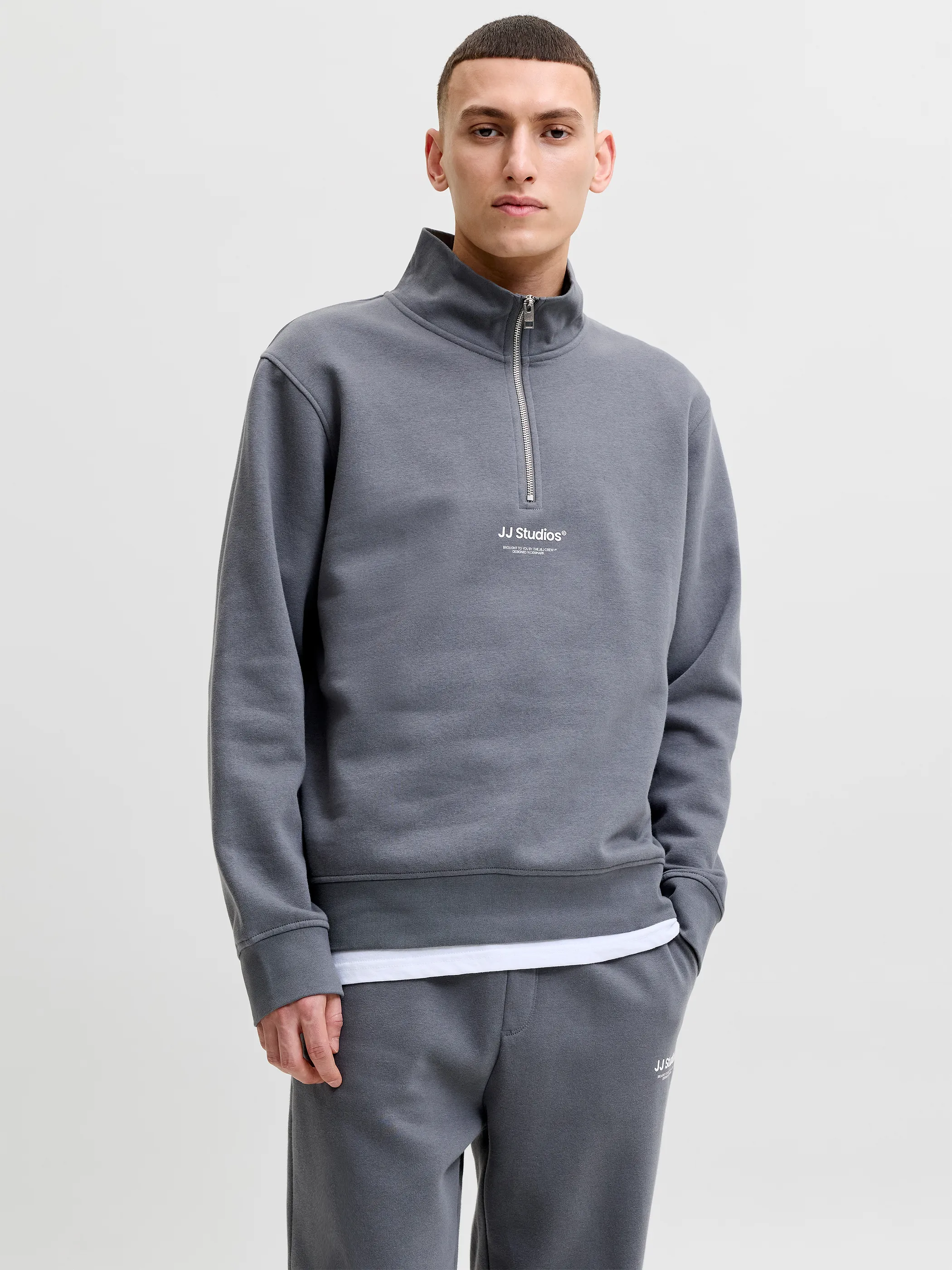Jack Jones 12278793 JJESOHO SWEAT QUARTER Grau 928232 176720 1
