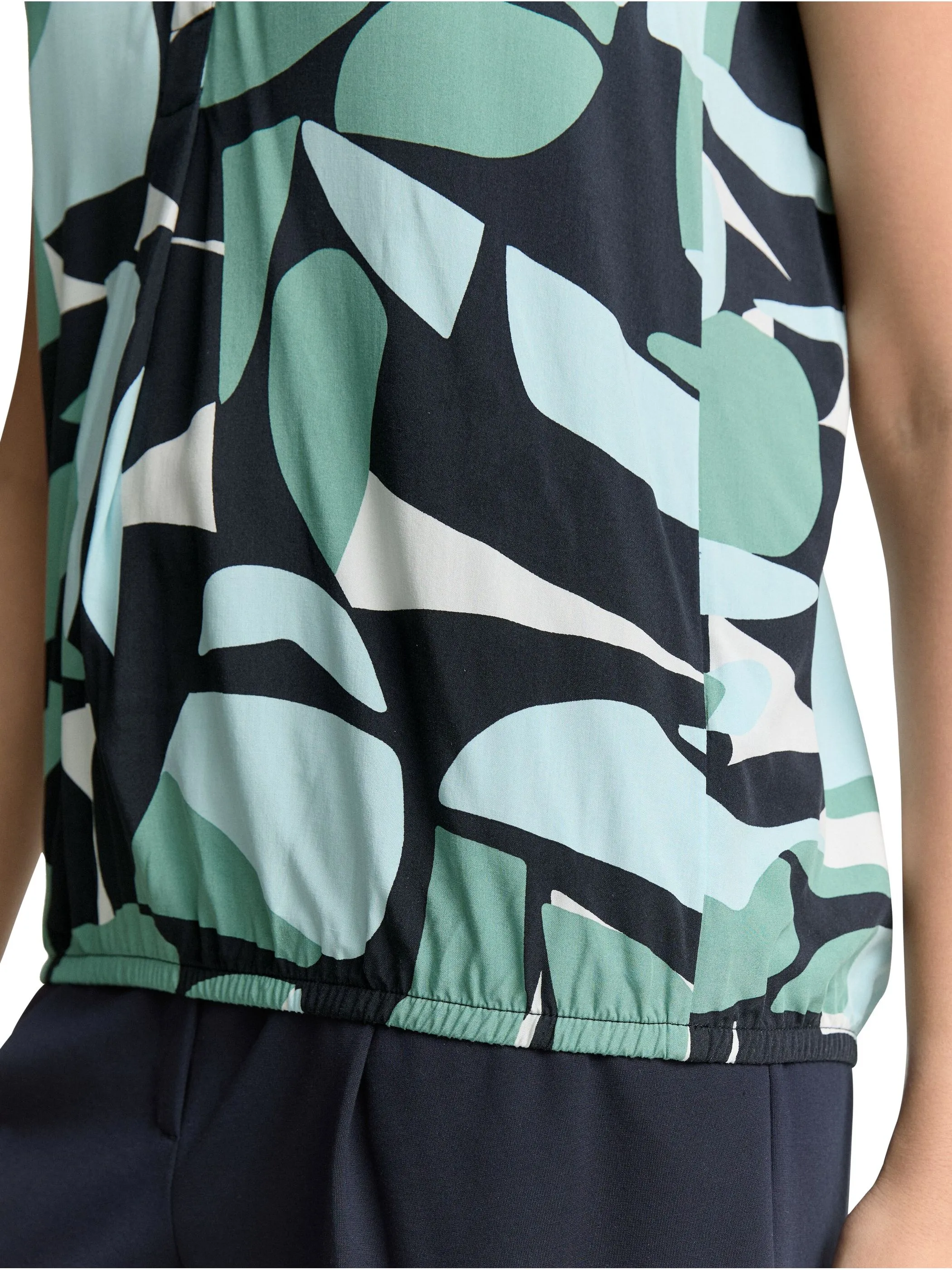 Tom Tailor 1045238 NOS blouse printed shortsleeve Grün 905962 37800 3 Tom Tailor 1045238 NOS blouse printed shortsleeve Grün 905962 37800 3