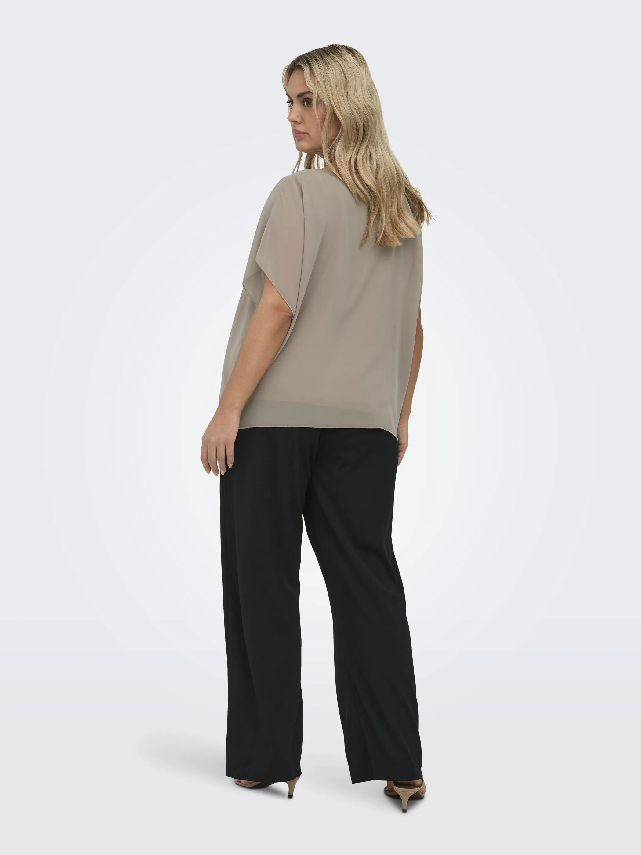 Only Carmakoma 15365535 CARCOKO SS O-NECK TOP Grau 918028 264895 2