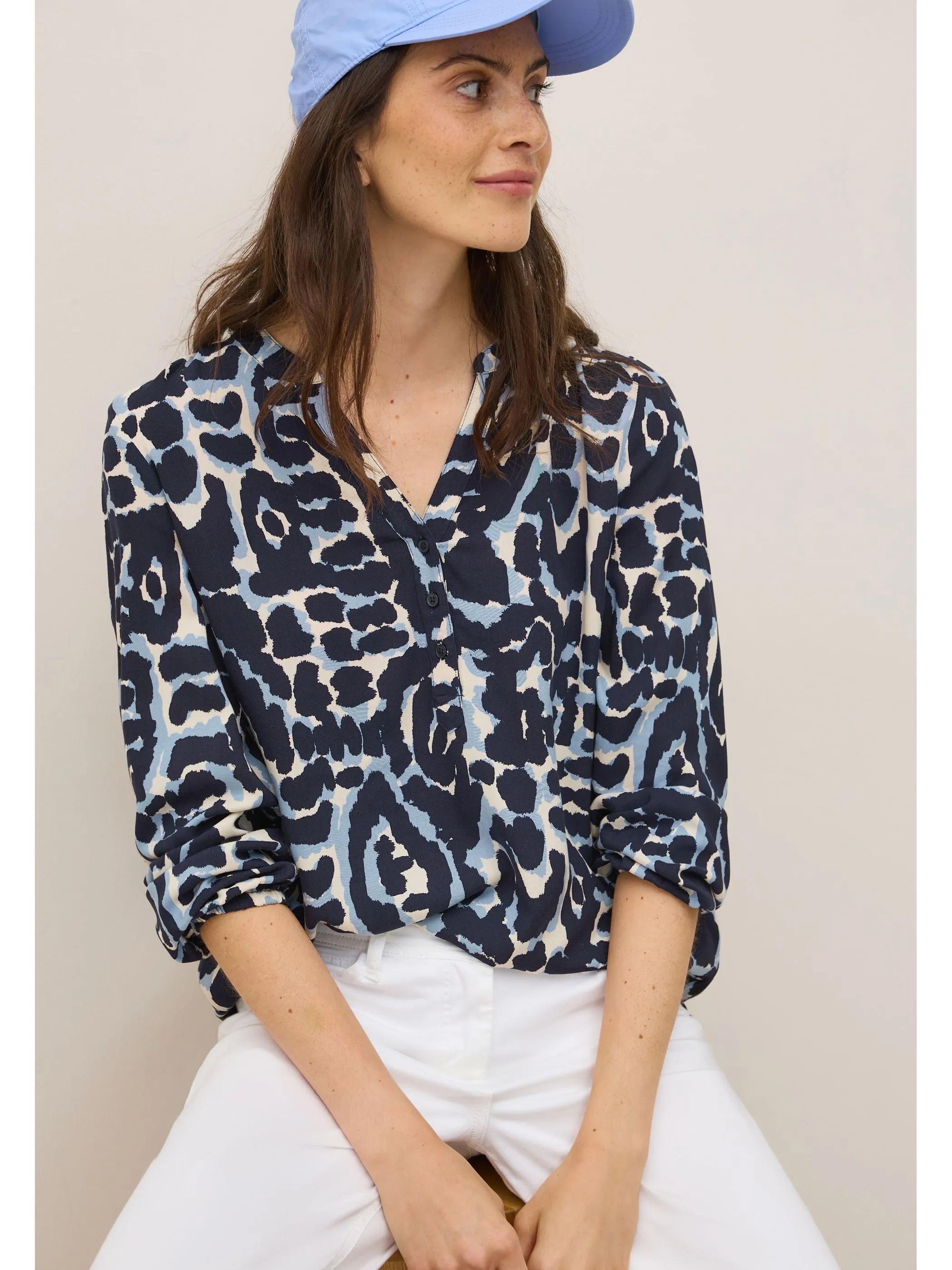 Cecil B345986 TOS AOP Blouse Blau 919249 36831 Cecil B345986 TOS AOP Blouse Blau 919249 36831