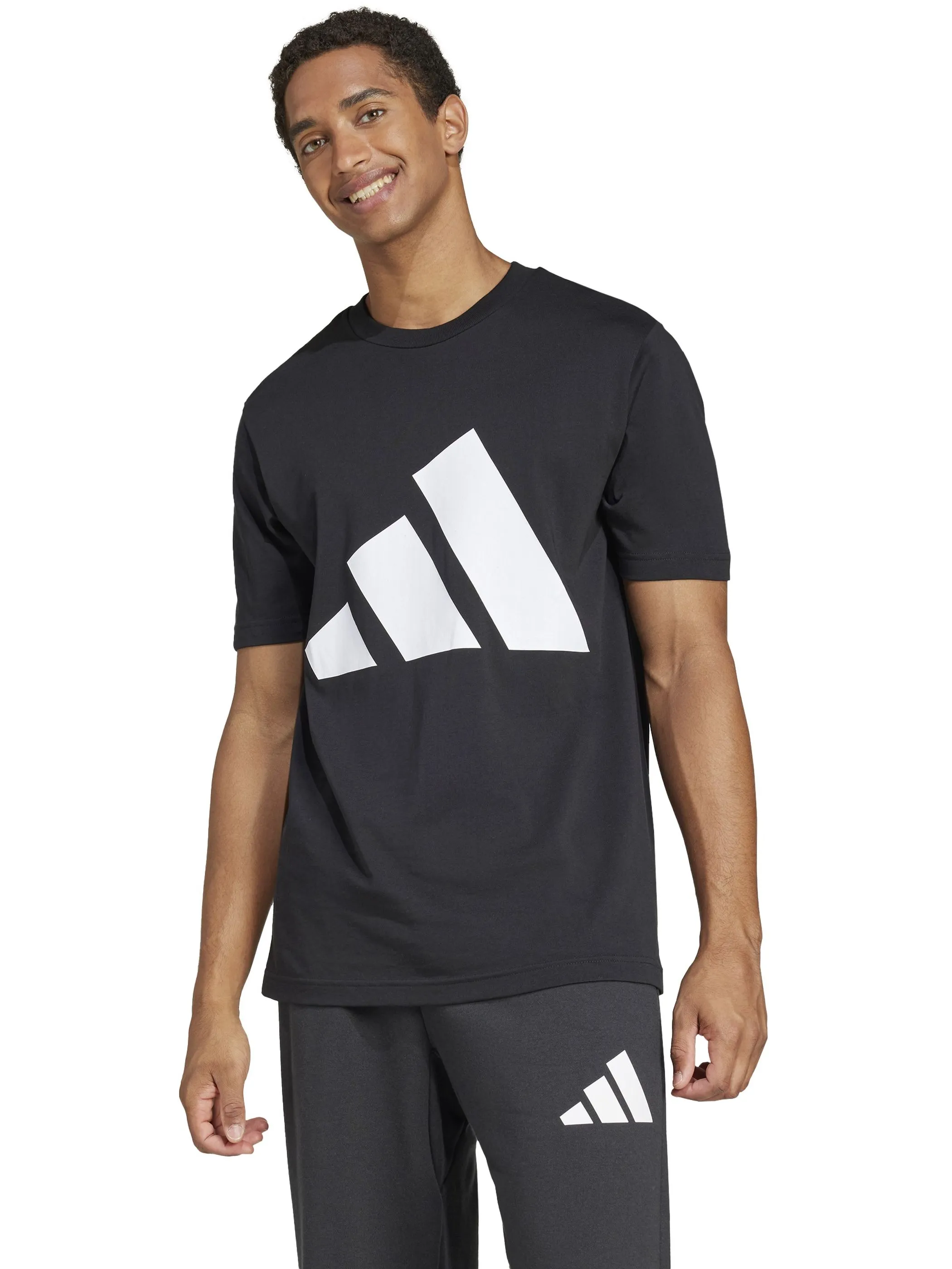Adidas JE8945 He-TShirt Logo Groß schwarz Schwarz 904887 000 4