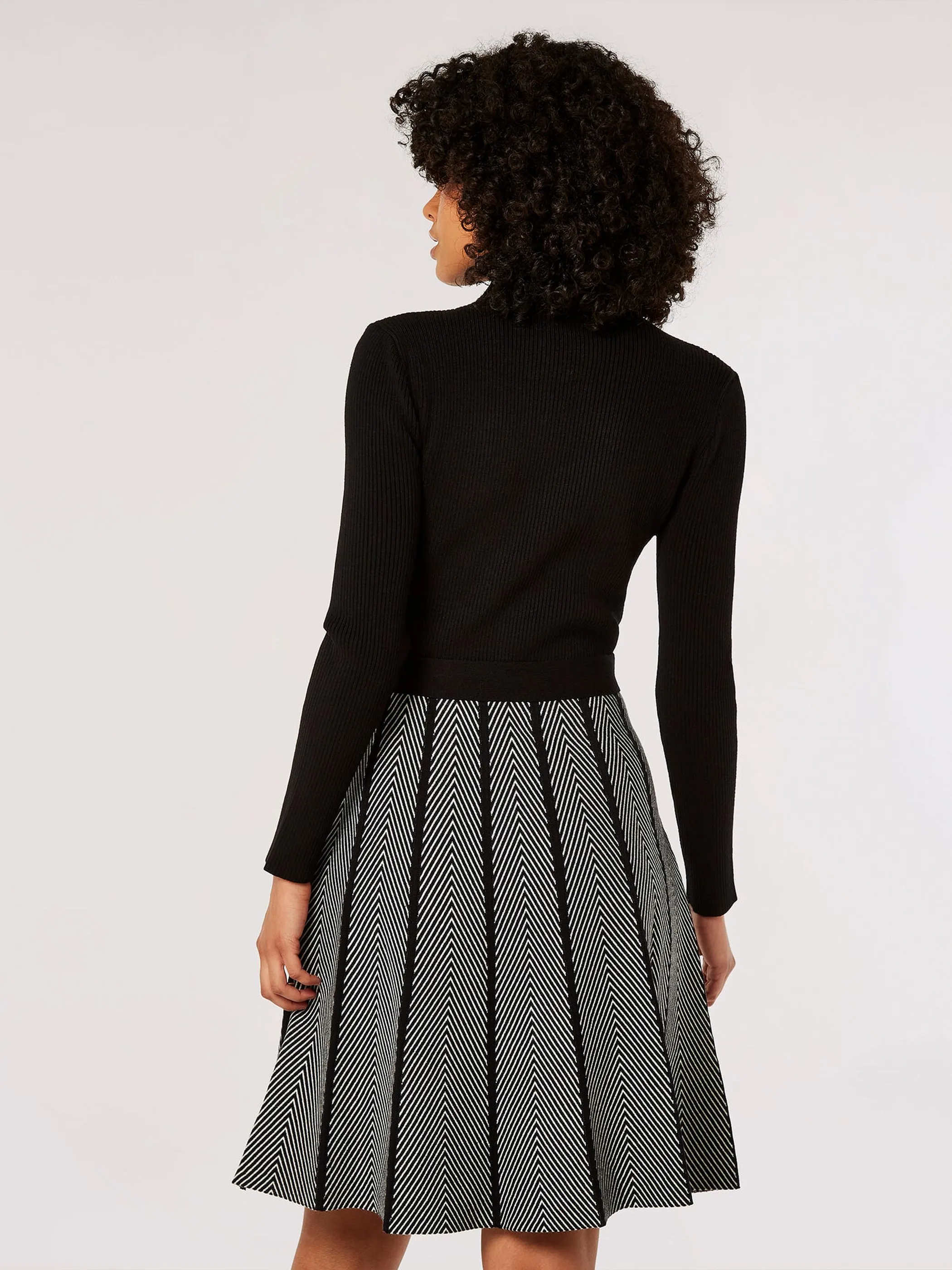 Apricot 787230 Apricot Chevron Skirt Tie Waist Kni t Drs Schwarz 907525 BLK 2
