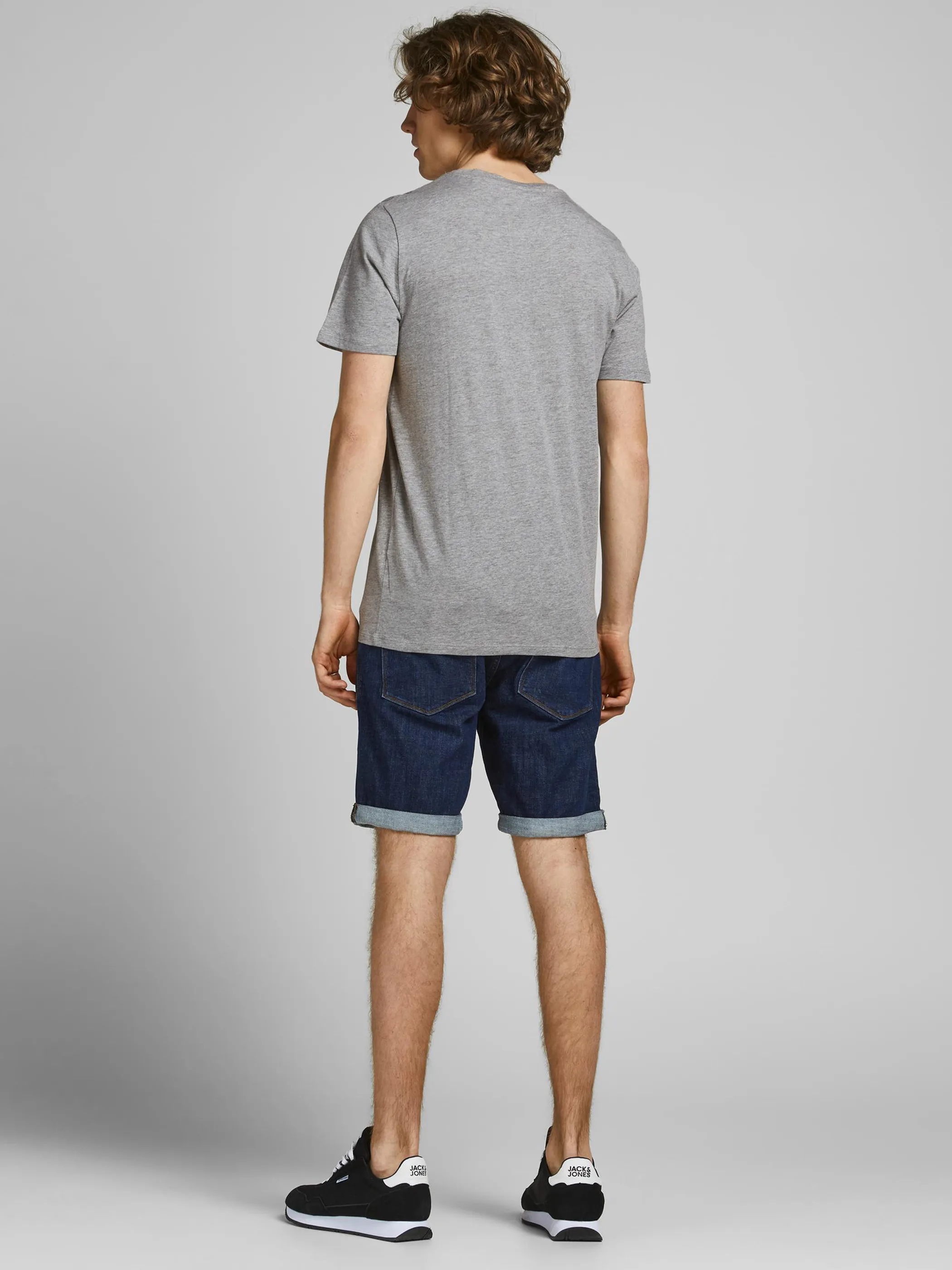 Jack Jones 12137126 JJECORP LOGO TEE SS C Grau 832988 179085002 2 Jack Jones 12137126 JJECORP LOGO TEE SS C Grau 832988 179085002 2