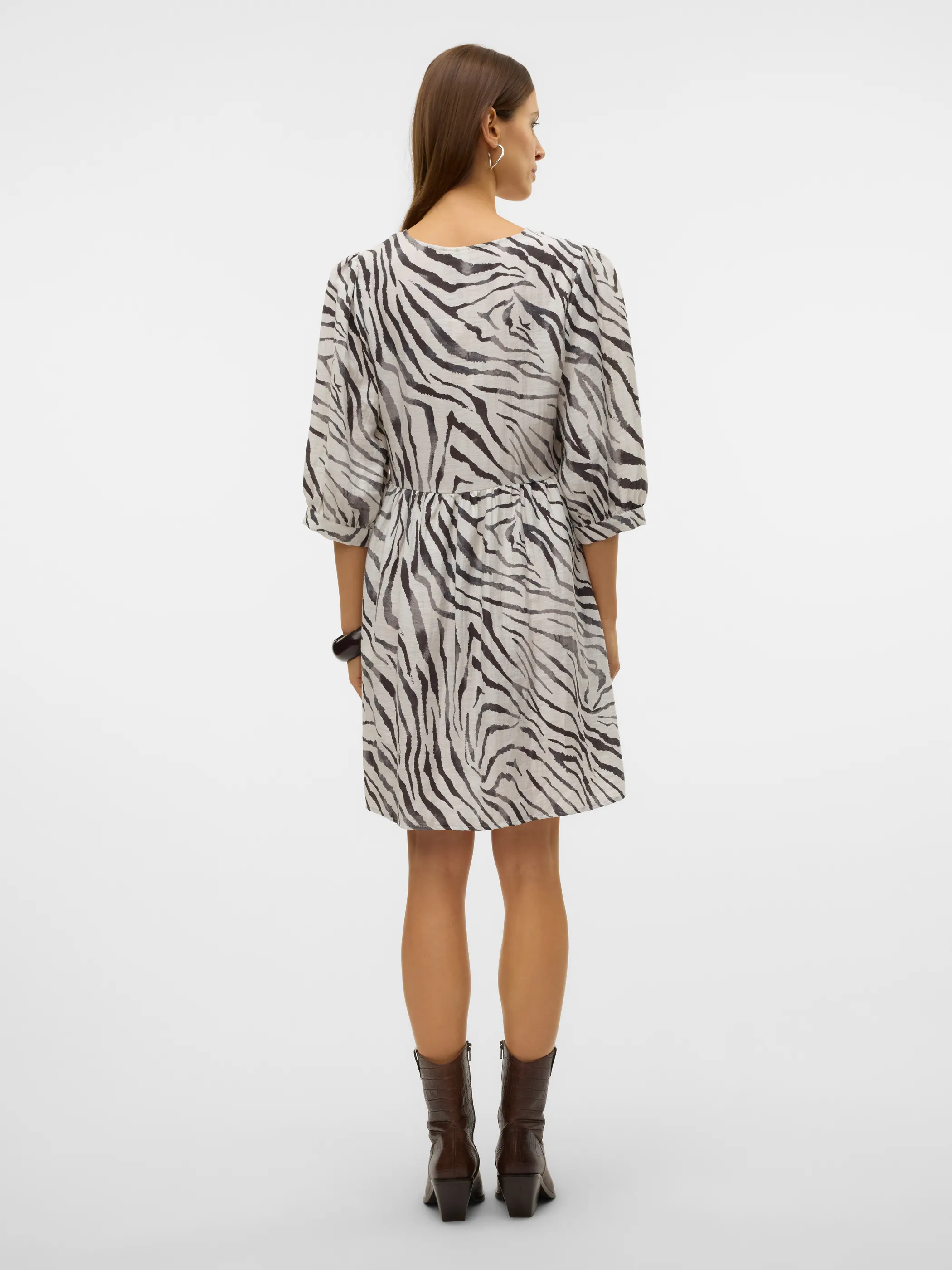Vero Moda 10330063 VMDORA DESY 3/4 V-N S Weiß 908955 178857001 2 Vero Moda 10330063 VMDORA DESY 3/4 V-N S Weiß 908955 178857001 2