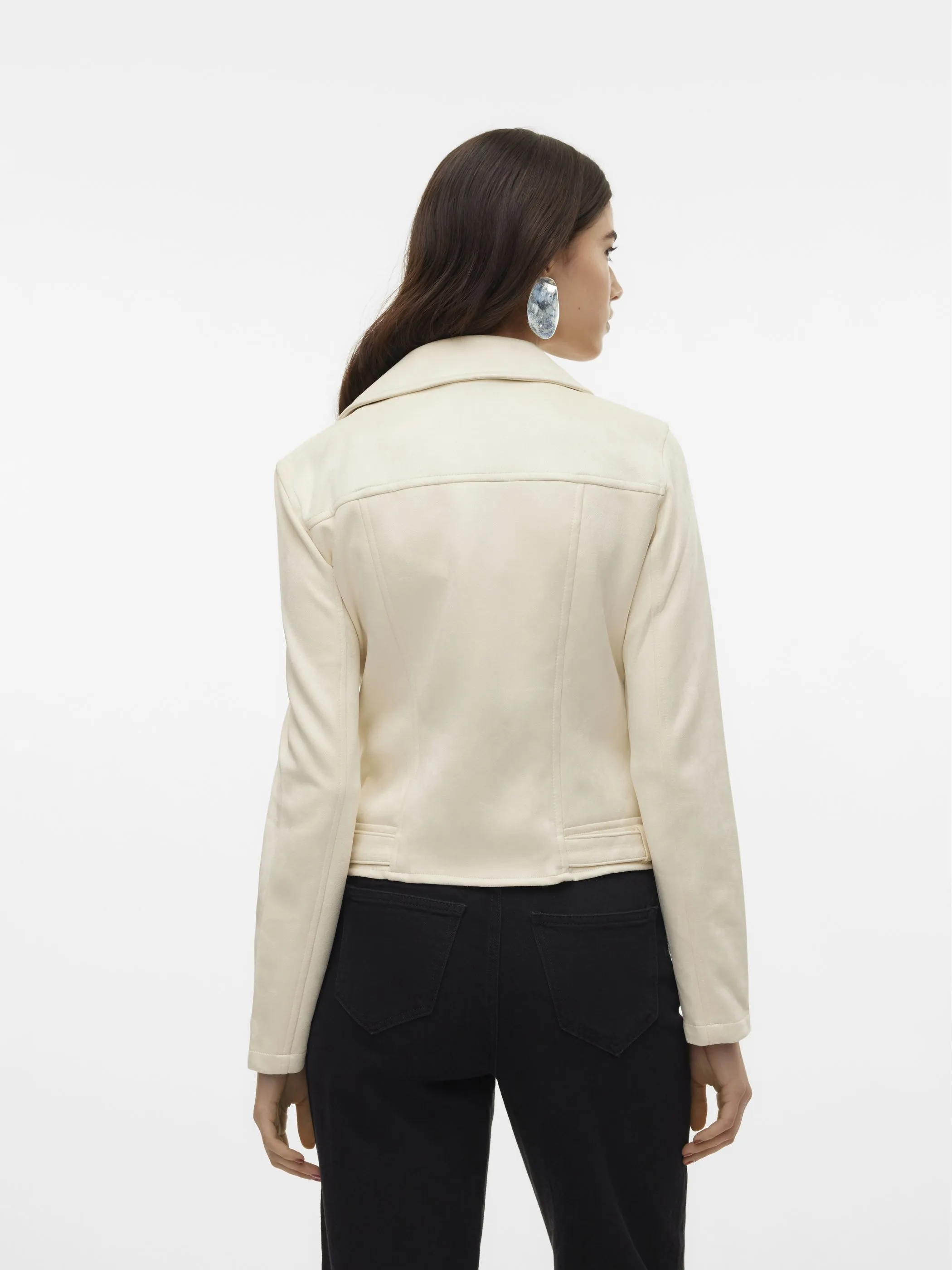 Vero Moda 10300938 VMJOSE SHORT FAUX SUE Beige 899001 222913 2 Vero Moda 10300938 VMJOSE SHORT FAUX SUE Beige 899001 222913 2