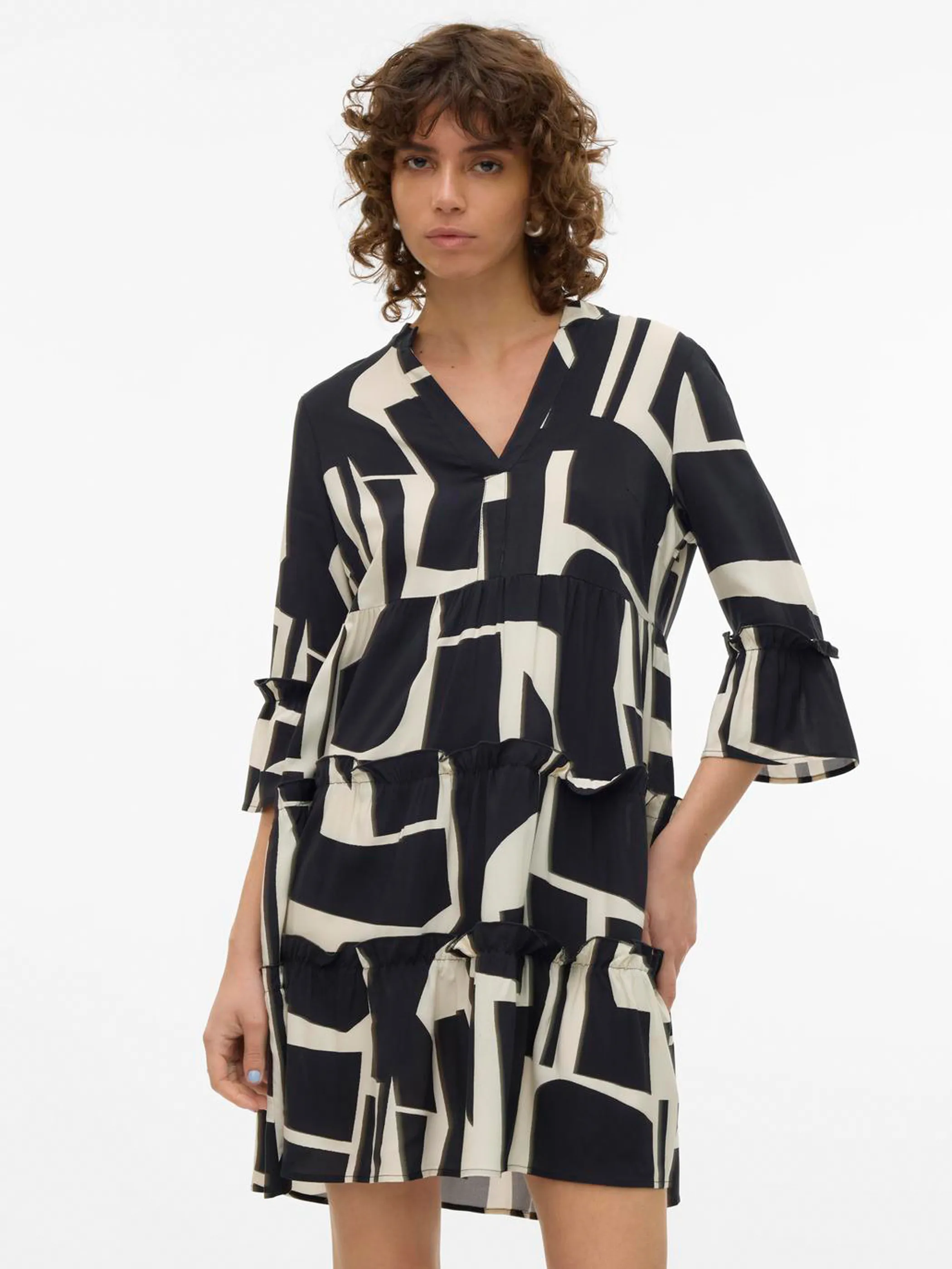 Vero Moda 10297359 VMEASY JOY 3/4 SHORT Schwarz 894434 177868025 3 Vero Moda 10297359 VMEASY JOY 3/4 SHORT Schwarz 894434 177868025 3