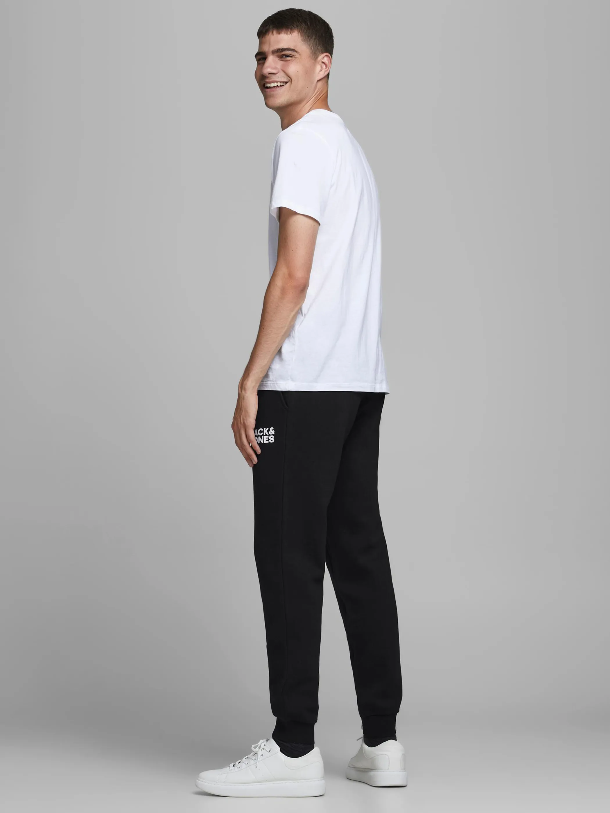 Jack Jones 12178421 JJIGORDON JJNEWSOFT S Schwarz 851548 178012 3 Jack Jones 12178421 JJIGORDON JJNEWSOFT S Schwarz 851548 178012 3