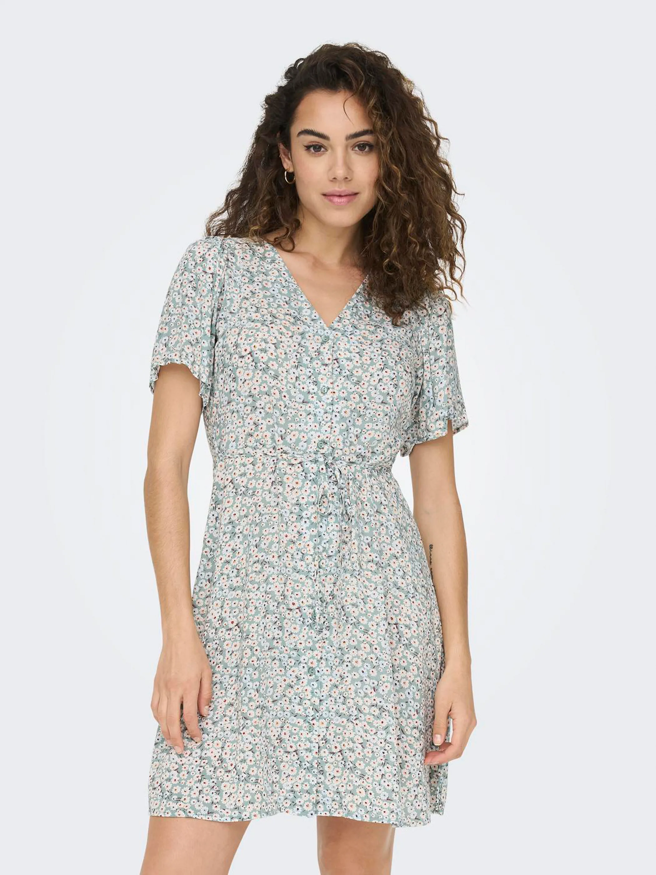 Only 15237382 ONLEVIDA S/S SHORT DR Grau 910149 198769004 3
