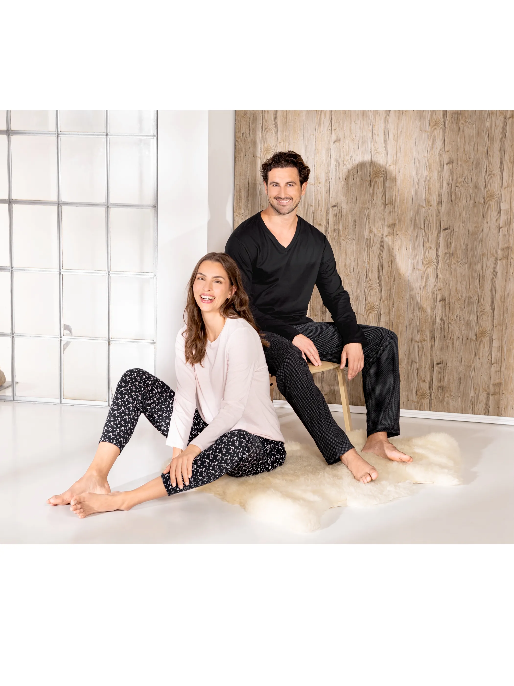 UNCOVER by Schiesser He. Schalafanzug lang mit Bünd Schwarz 882857 000 4 UNCOVER by Schiesser He. Schalafanzug lang mit Bünd Schwarz 882857 000 4