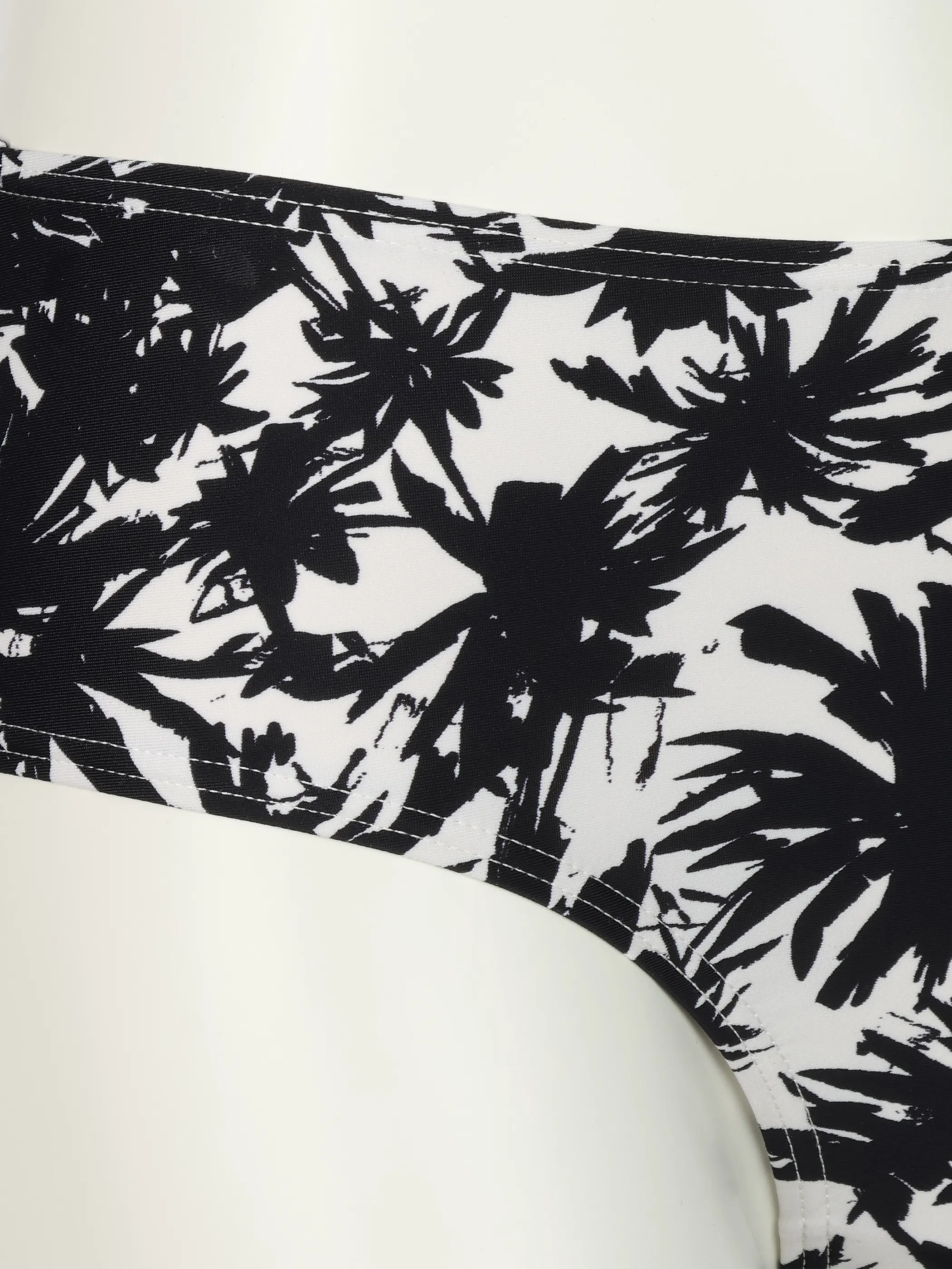 Grinario Sports Da-Bikini Hose, AOP Palmen Schwarz 922578 BL/WH 3