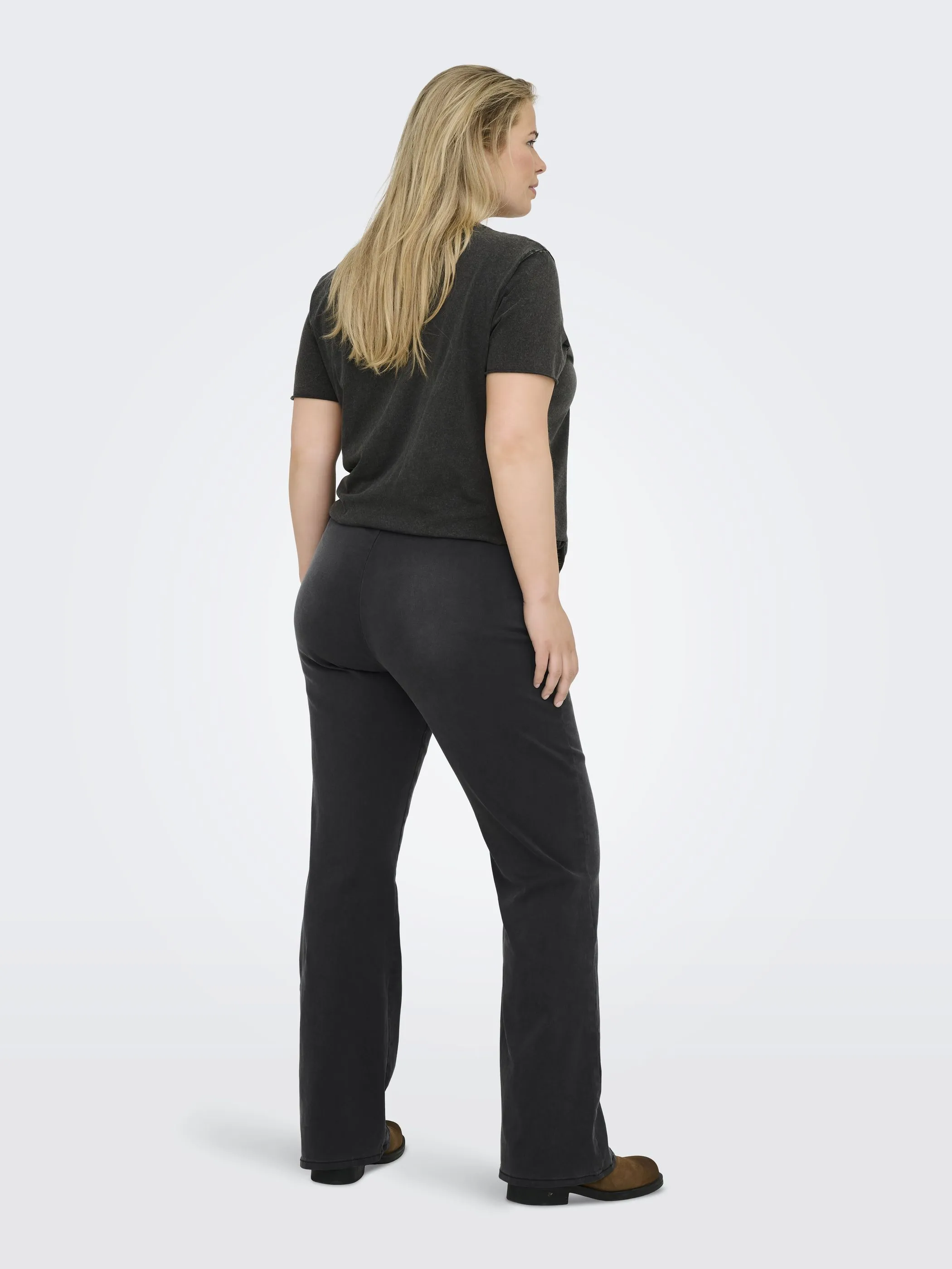 Only Carmakoma 15355307 CARROYAL MID WAIST FL Schwarz 913101 278217 5